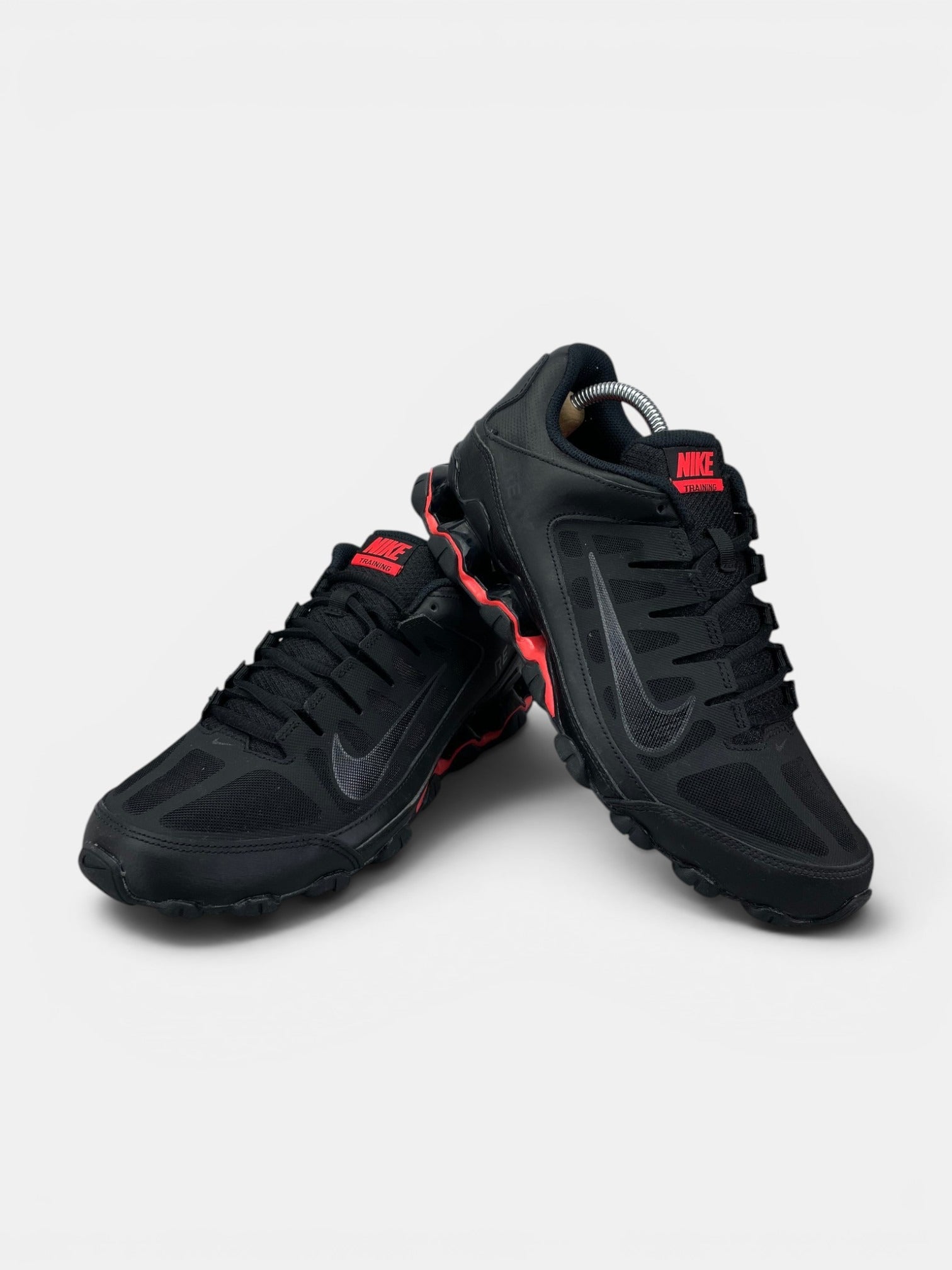 Nike Reax 8 Tr 621716-060 - buty sportowe, boczny profil