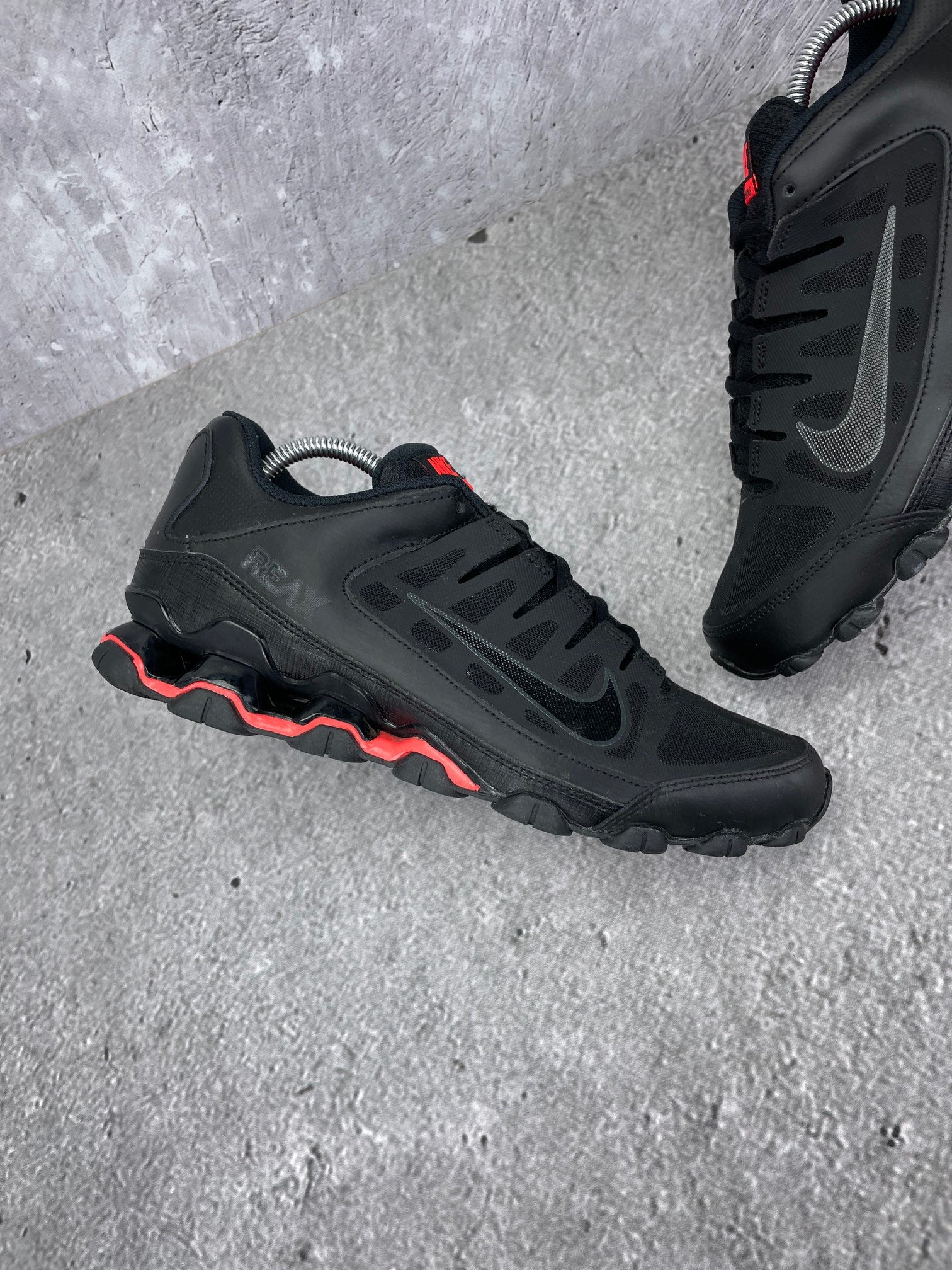 Nike Reax 8 Tr 621716-060 - buty sportowe, zewnętrzny panel lewego buta