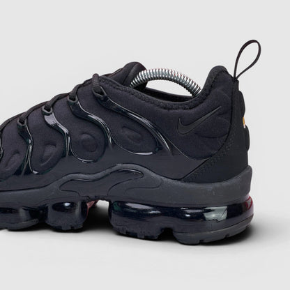 Nike Air VaporMax Plus Triple Black — buty sportowe męskie w bardzo dobrym stanie rozmiar 43, detal