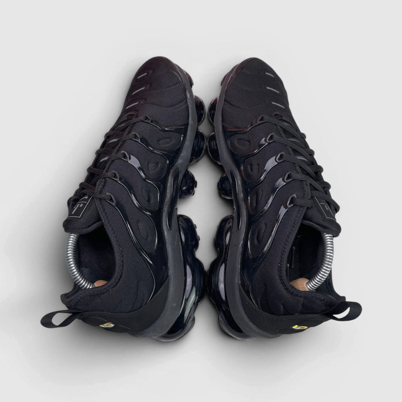 Nike Air VaporMax Plus Triple Black — buty sportowe męskie w bardzo dobrym stanie rozmiar 43, widok z góry