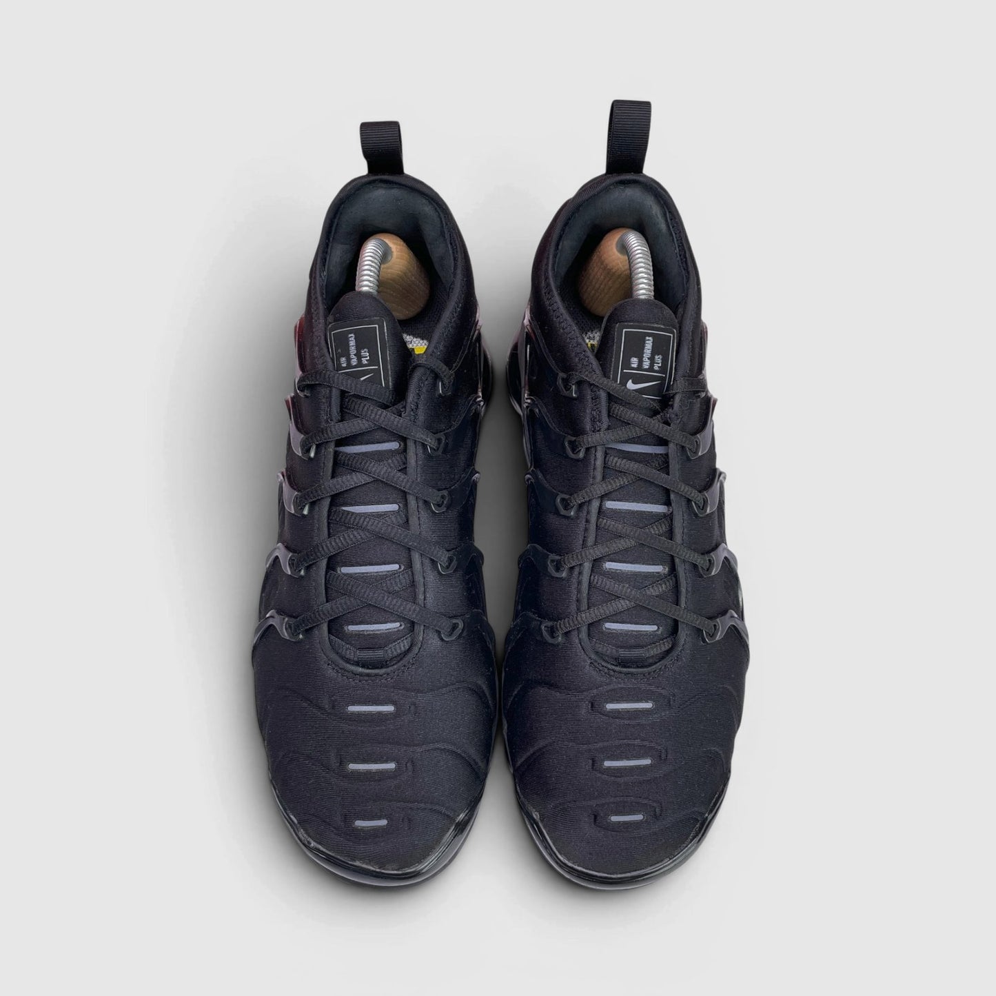 Nike Air VaporMax Plus Triple Black — buty sportowe męskie w bardzo dobrym stanie rozmiar 43, widok z góry