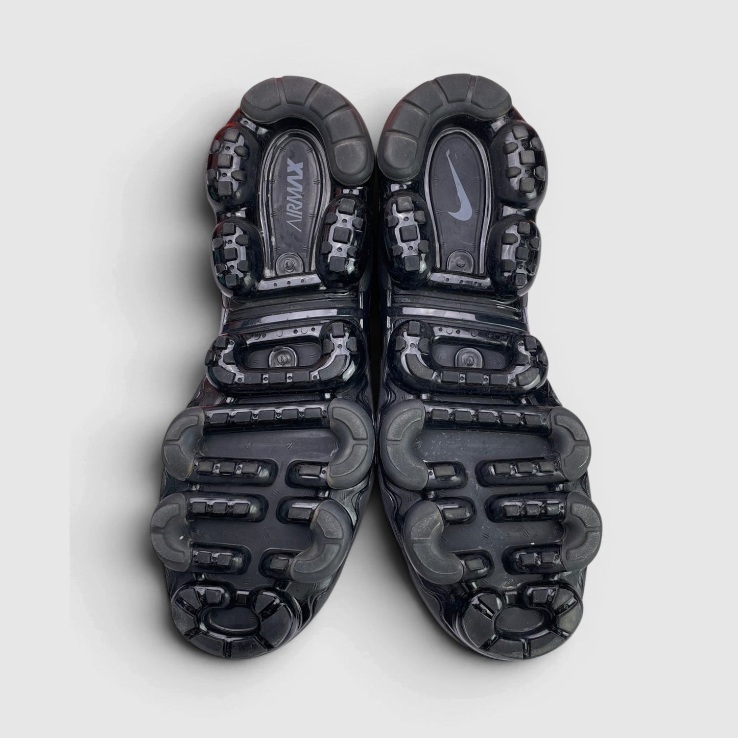 Nike Air VaporMax Plus Triple Black — buty sportowe męskie w bardzo dobrym stanie rozmiar 43, podeszwa