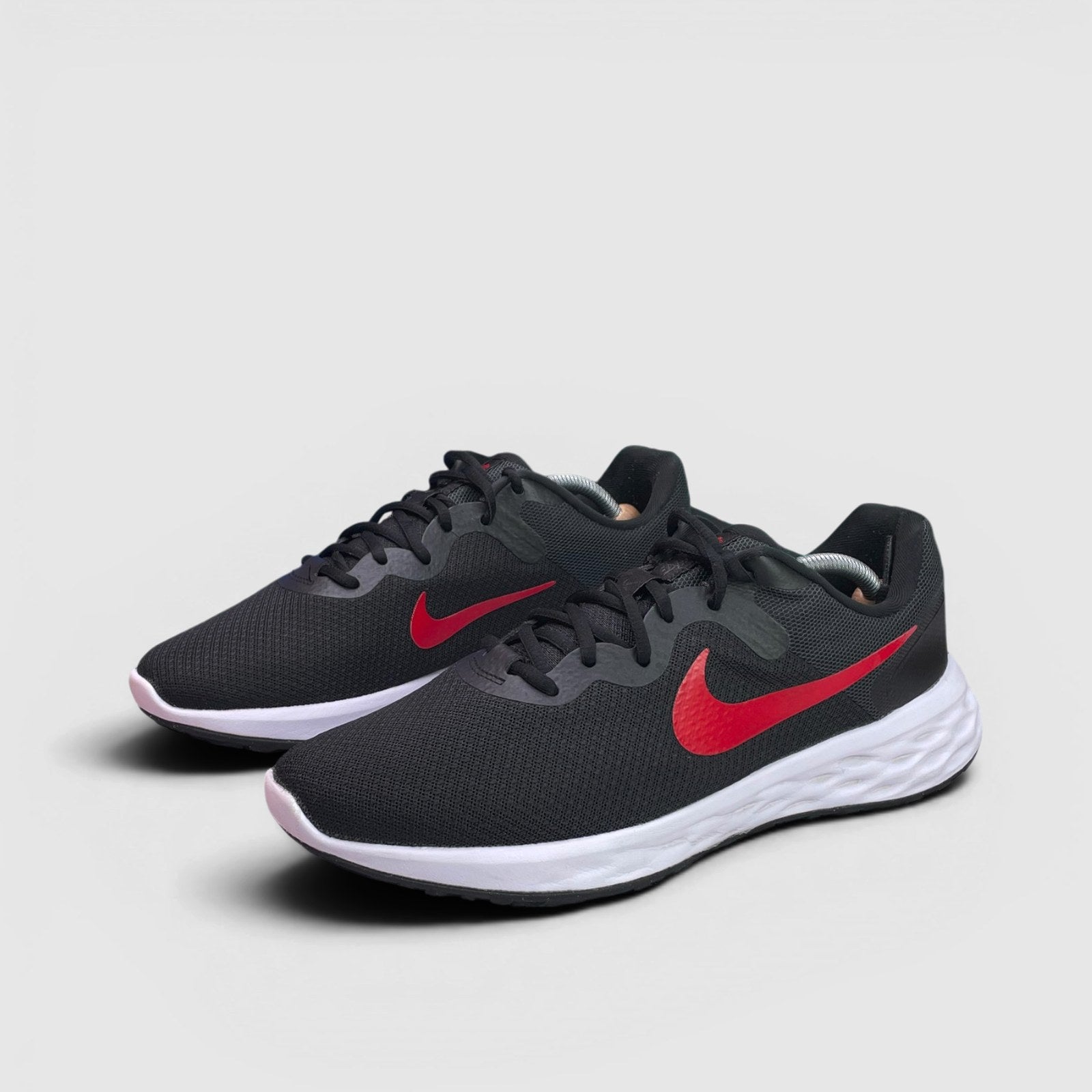 Nike Revolution 6 Next Nature — buty sportowe męskie w bardzo dobrym stanie rozmiar 45, para butów