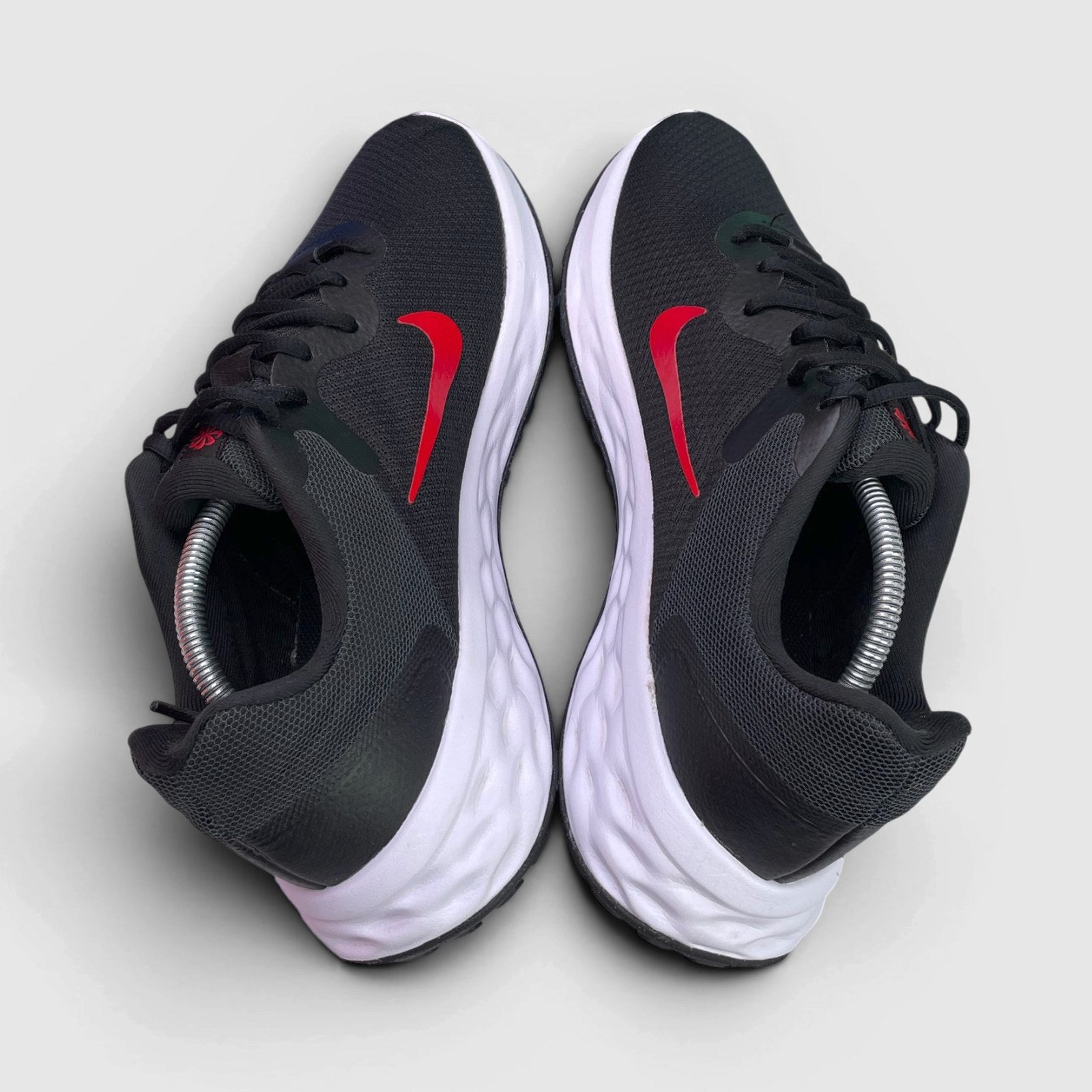Nike Revolution 6 Next Nature — buty sportowe męskie w bardzo dobrym stanie rozmiar 45, widok z góry