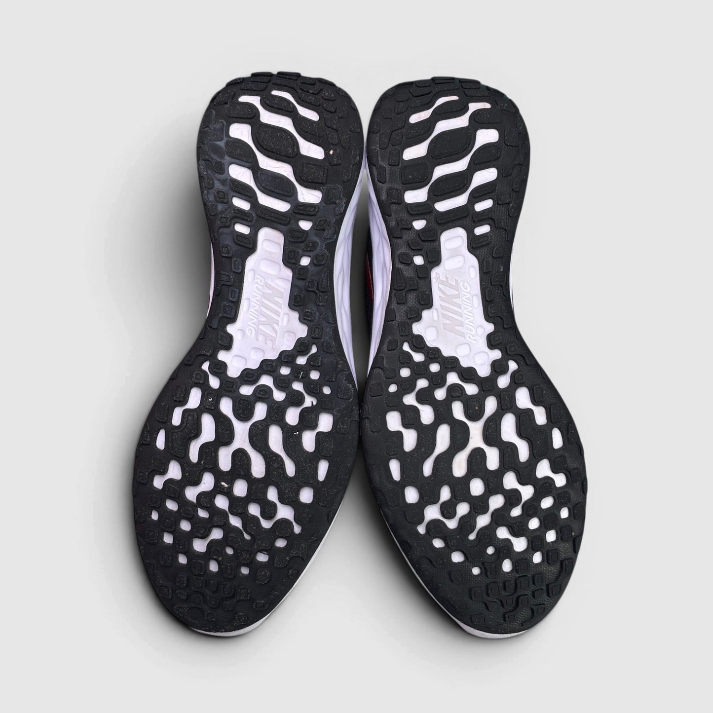 Nike Revolution 6 Next Nature — buty sportowe męskie w bardzo dobrym stanie rozmiar 45, podeszwa