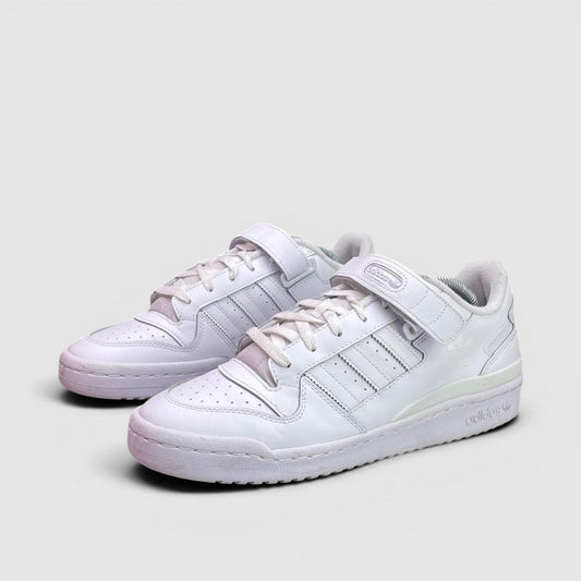 Adidas Forum Low Triple White — buty sportowe męskie w bardzo dobrym stanie rozmiar 43 1/3, para butów