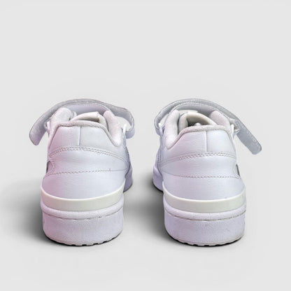 Adidas Forum Low Triple White — buty sportowe męskie w bardzo dobrym stanie rozmiar 43 1/3, widok z tyłu