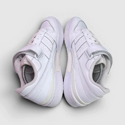 Adidas Forum Low Triple White — buty sportowe męskie w bardzo dobrym stanie rozmiar 43 1/3, widok z góry