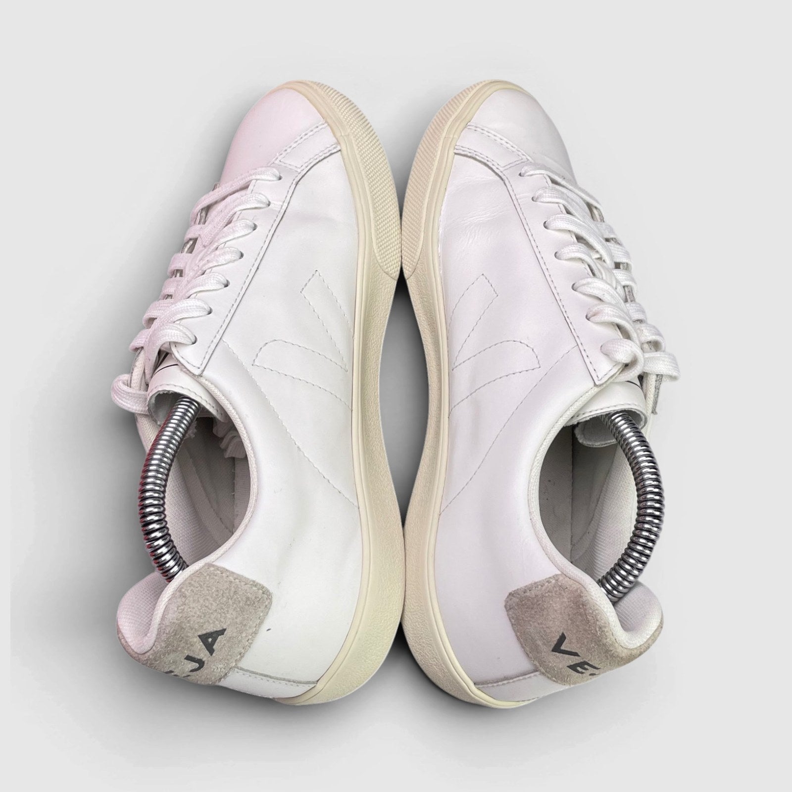 Veja Sneakers — buty sportowe damskie w bardzo dobrym stanie rozmiar 39, widok z góry