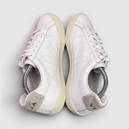 Veja Sneakers — buty sportowe damskie w bardzo dobrym stanie rozmiar 39, widok z góry
