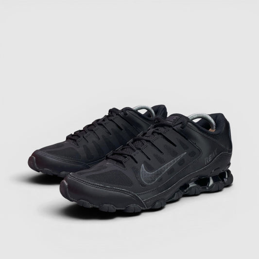 Nike Reax 8 TR — buty sportowe męskie w bardzo dobrym stanie rozmiar 42, para butów