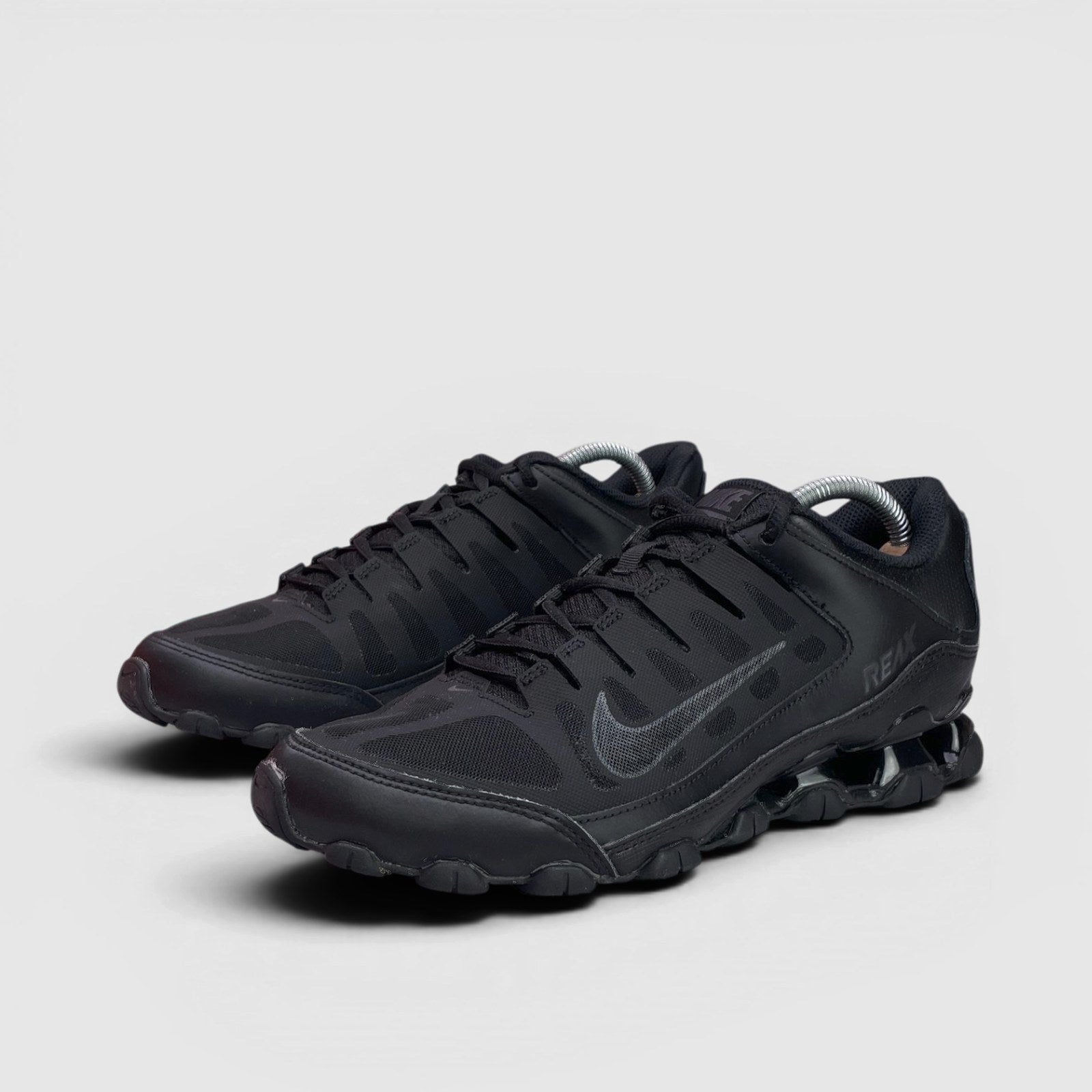 Nike Reax 8 TR — buty sportowe męskie w bardzo dobrym stanie rozmiar 42, para butów