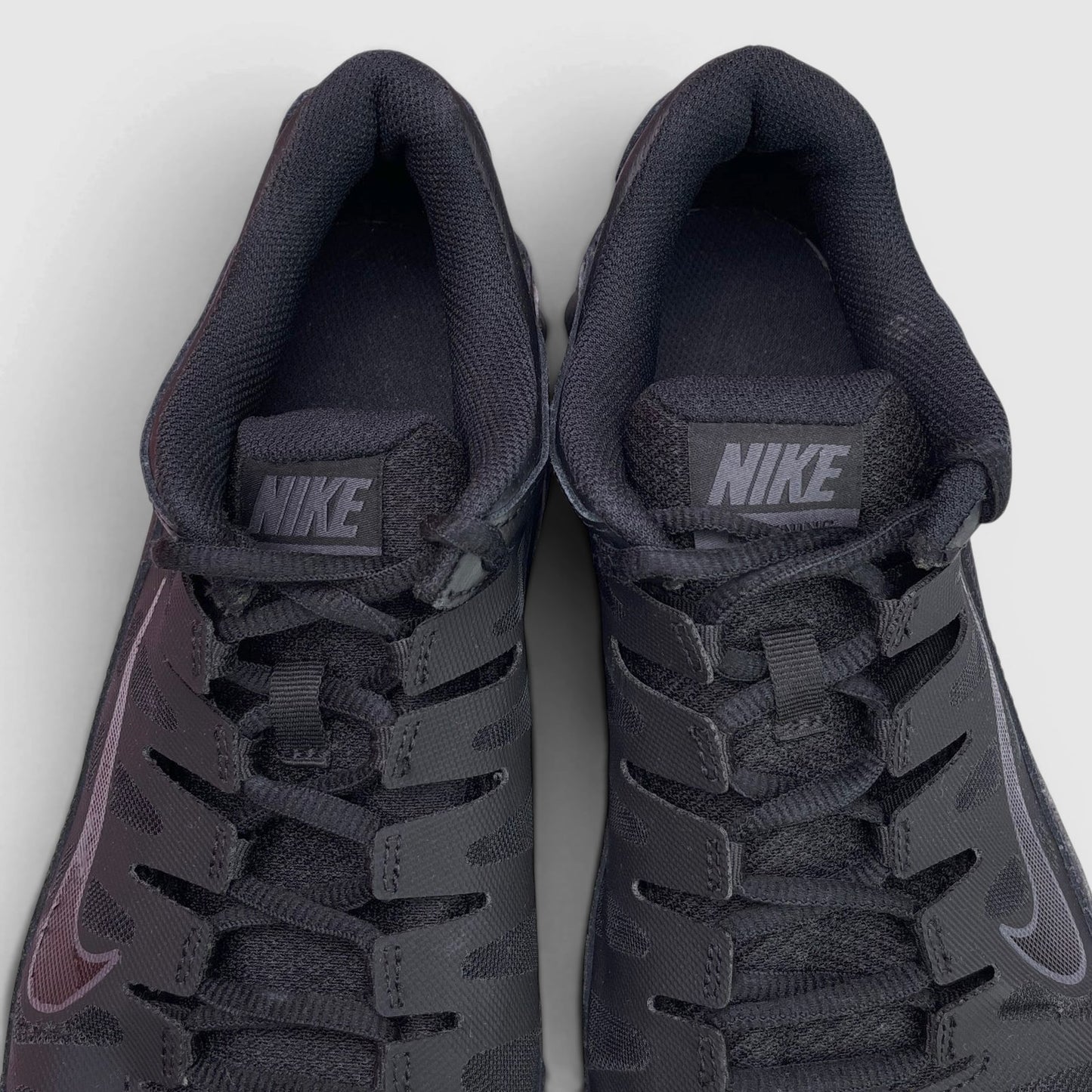 Nike Reax 8 TR — buty sportowe męskie w bardzo dobrym stanie rozmiar 42, język buta