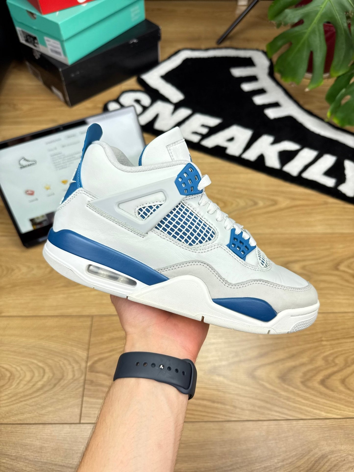 Nike Air Jordan 4 IV (41)
