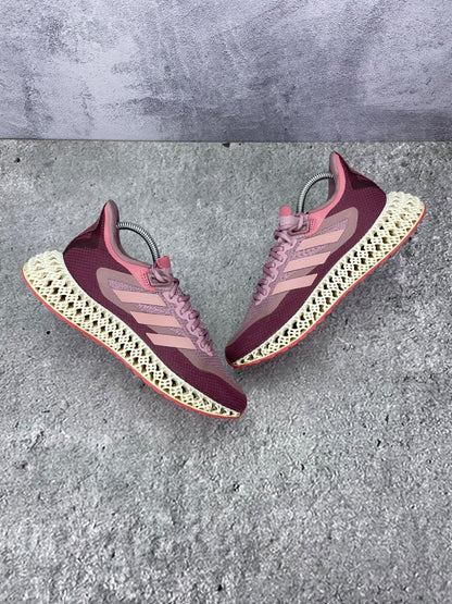Adidas 4DFWD 2 Magic Mauve — buty sportowe damskie w bardzo dobrym stanie rozmiar 39 1/3, zewnętrzny panel prawego buta