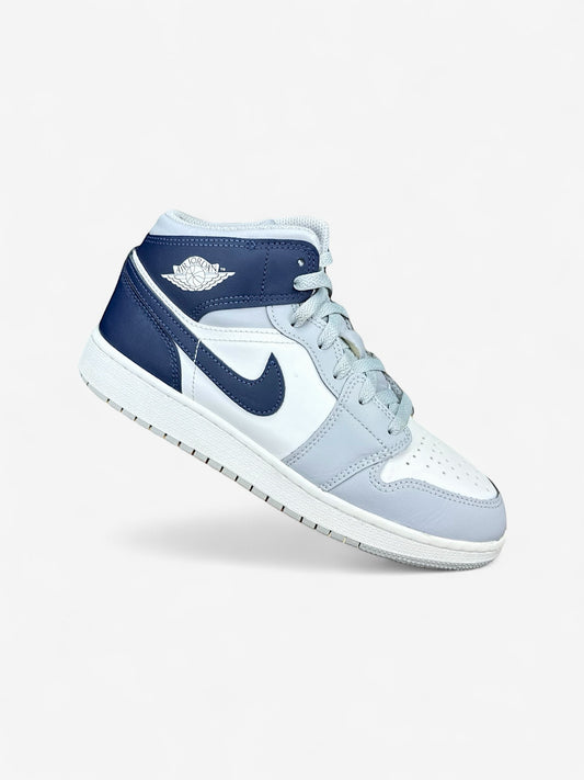 Nike Air Jordan 1 Mid (39)