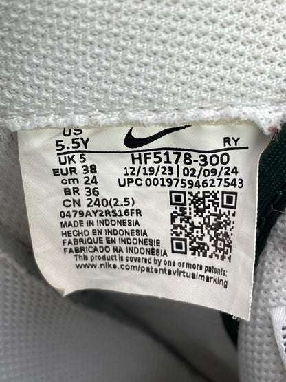 Nike Air Force 1 Low Vintage Green Obsidian — buty sportowe damskie w bardzo dobrym stanie rozmiar 38, etykieta z kodem modelu HF5178-300