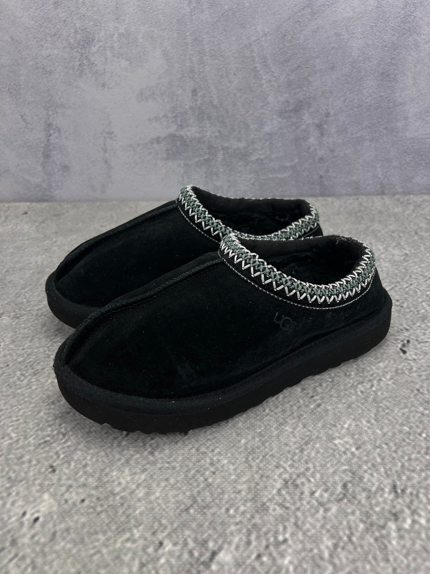 UGG TASMAN II — buty sportowe damskie w bardzo dobrym stanie rozmiar 37, widok z boku