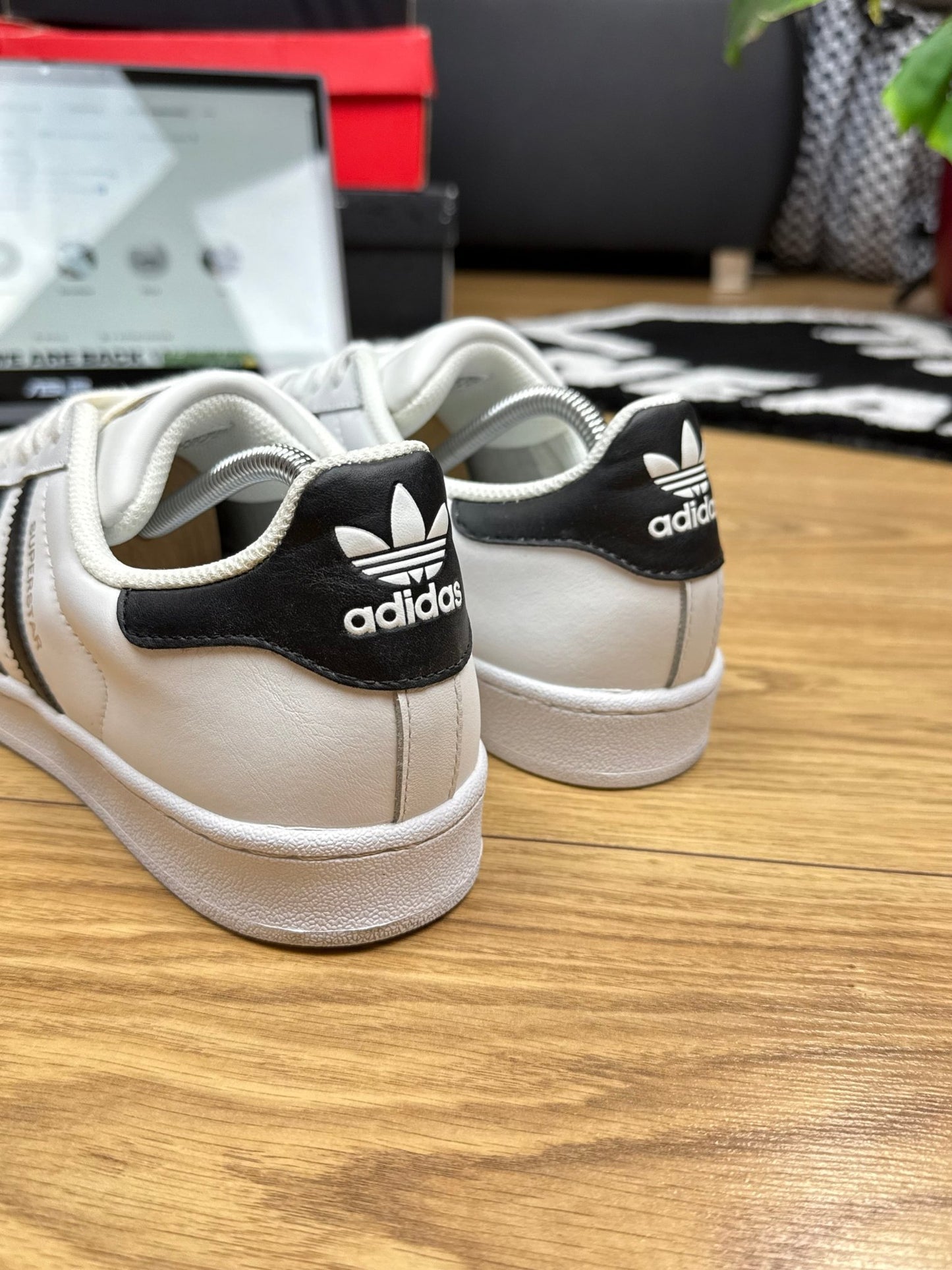 Adidas Superstar (44 2/3)