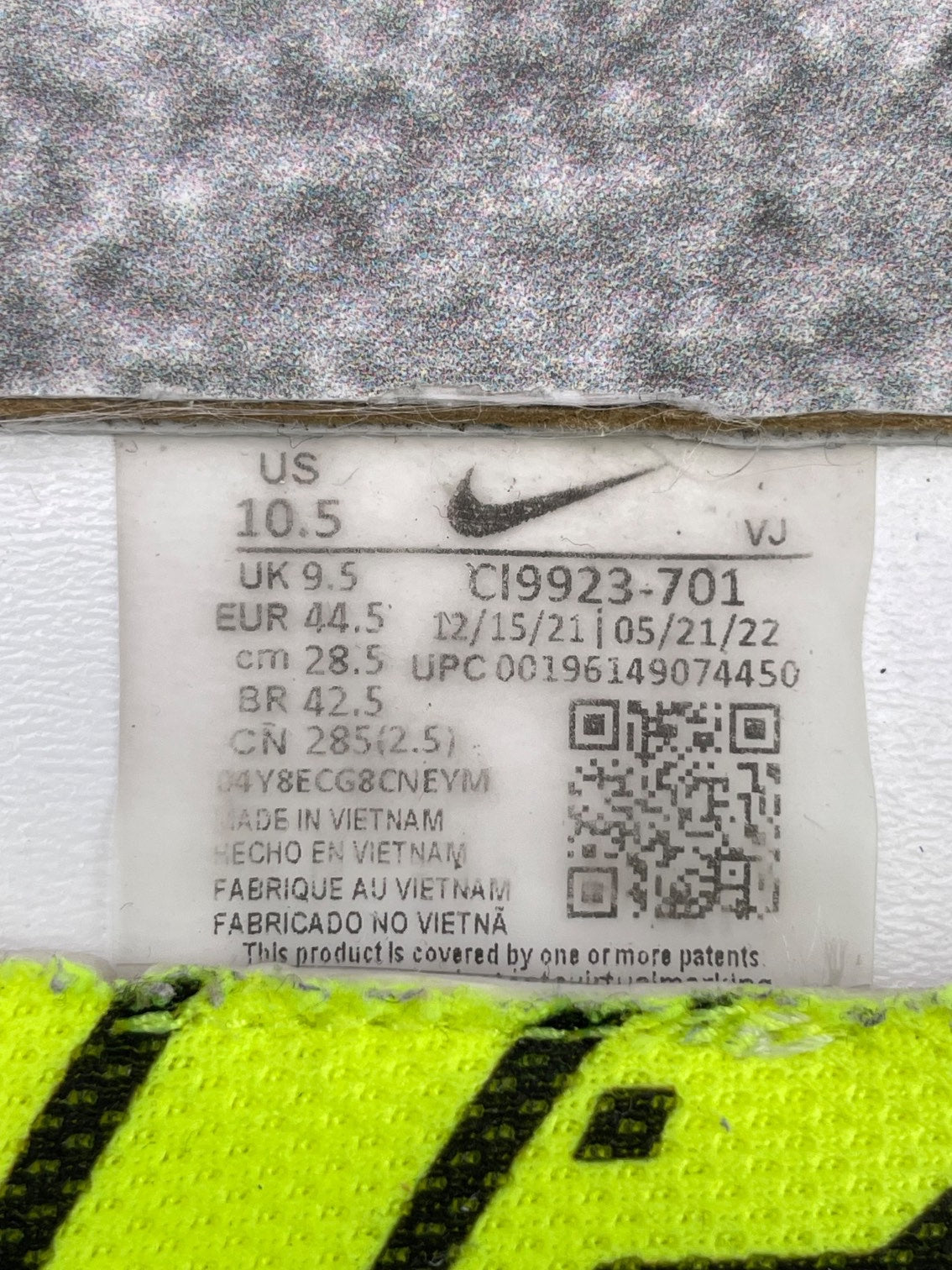 Nike Air Zoom Tempo NEXT% — buty sportowe męskie w bardzo dobrym stanie rozmiar 44.5, etykieta z kodem modelu CI9923-701