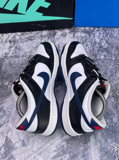 Nike Dunk Low — buty sportowe damskie w bardzo dobrym stanie rozmiar 38, widok z góry na wewnętrzną stronę butów
