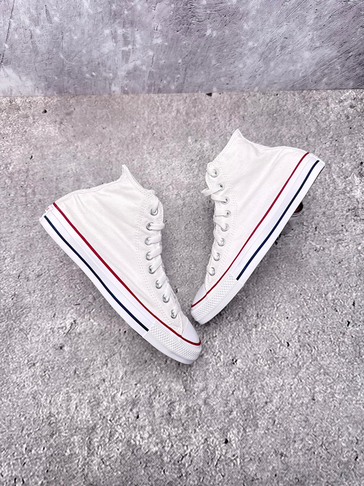 Converse Chuck Taylor All Star High Top Classic White — buty sportowe damskie w bardzo dobrym stanie rozmiar 39.5, para butów