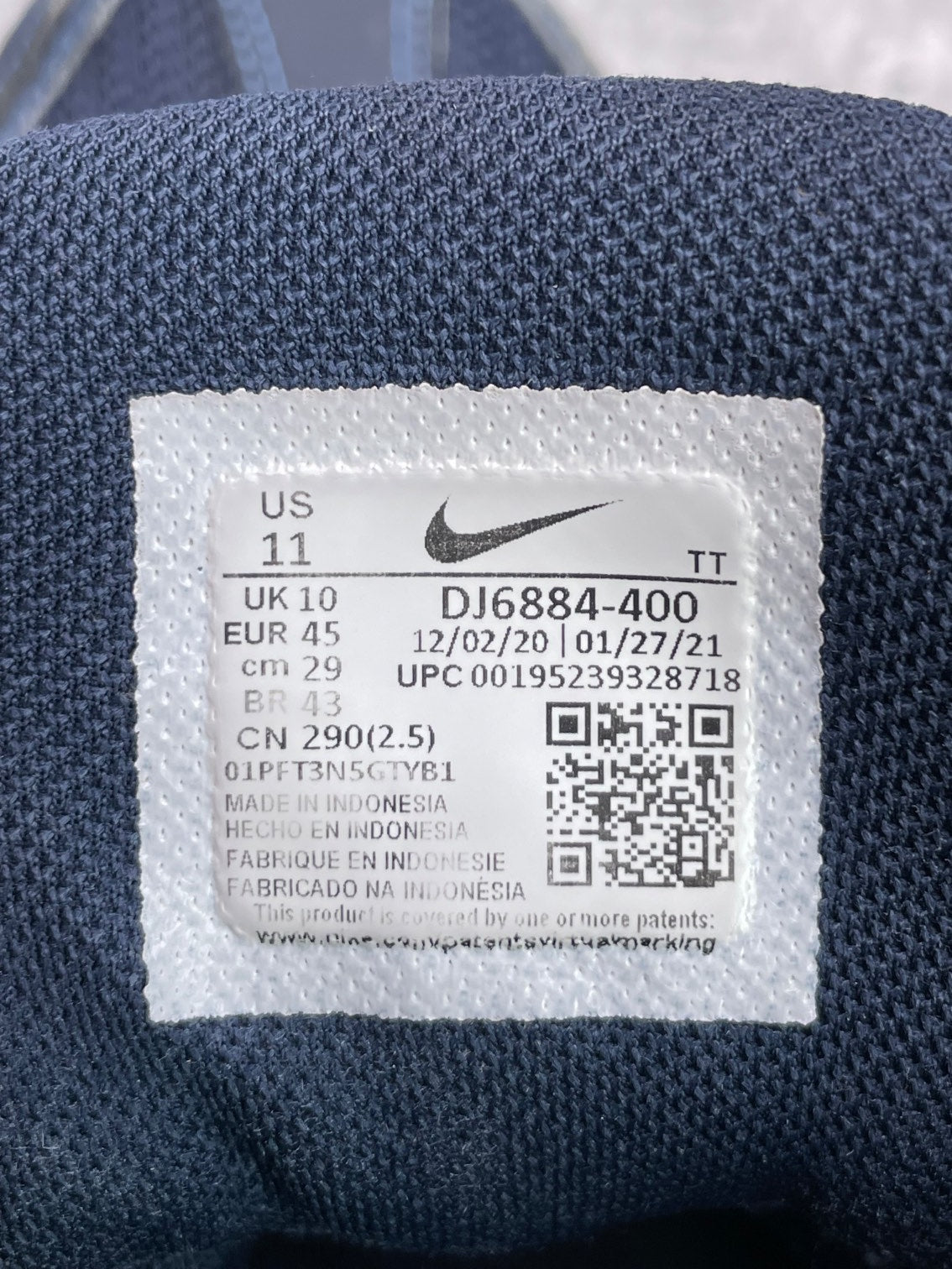 Nike Air Max 95 — buty sportowe męskie w bardzo dobrym stanie rozmiar 45, etykieta z kodem modelu DJ6884-400