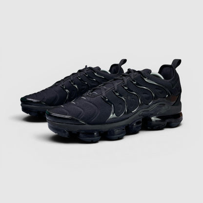 Nike Air VaporMax Plus Triple Black — buty sportowe męskie w bardzo dobrym stanie rozmiar 45, para butów