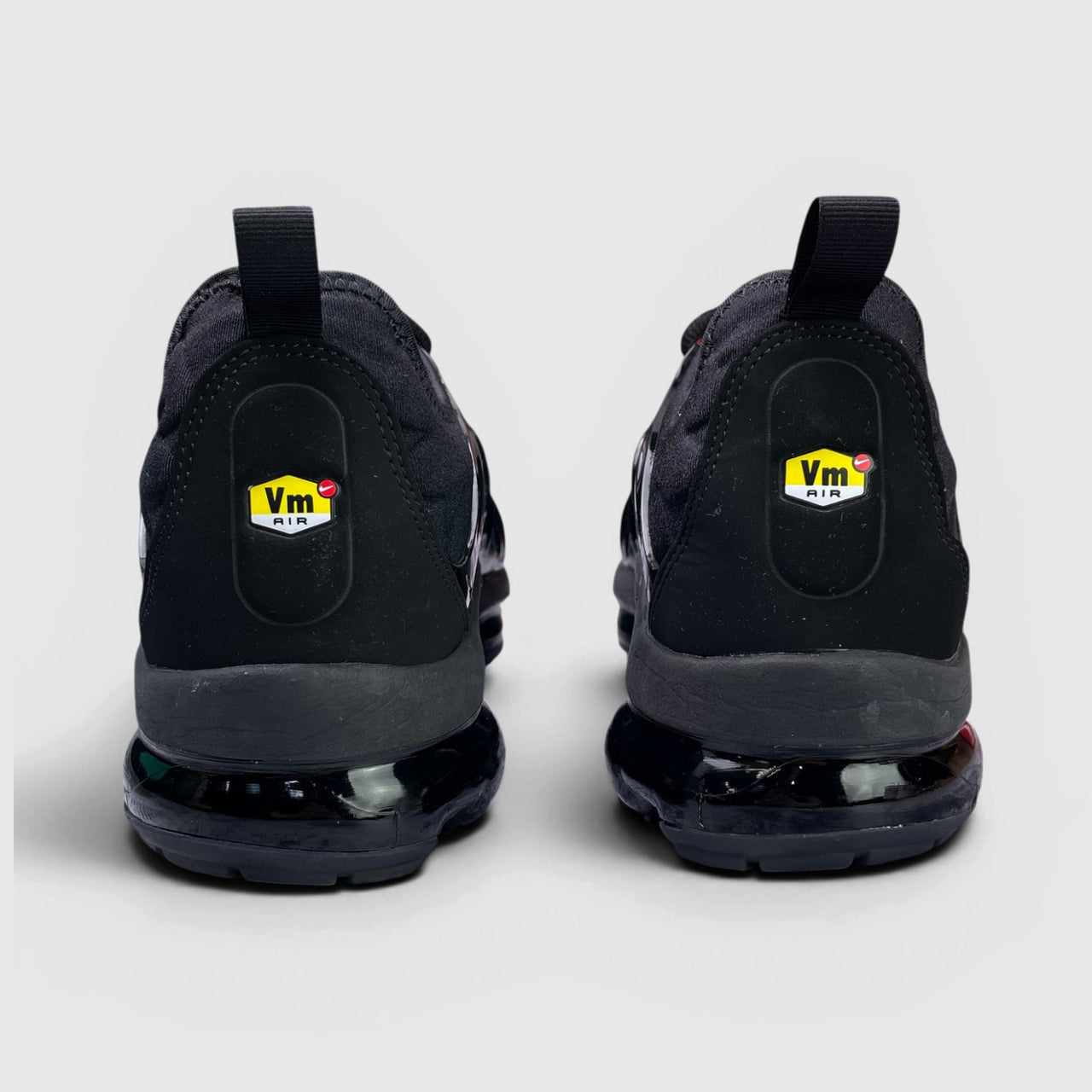 Nike Air VaporMax Plus Triple Black — buty sportowe męskie w bardzo dobrym stanie rozmiar 45, widok z tyłu