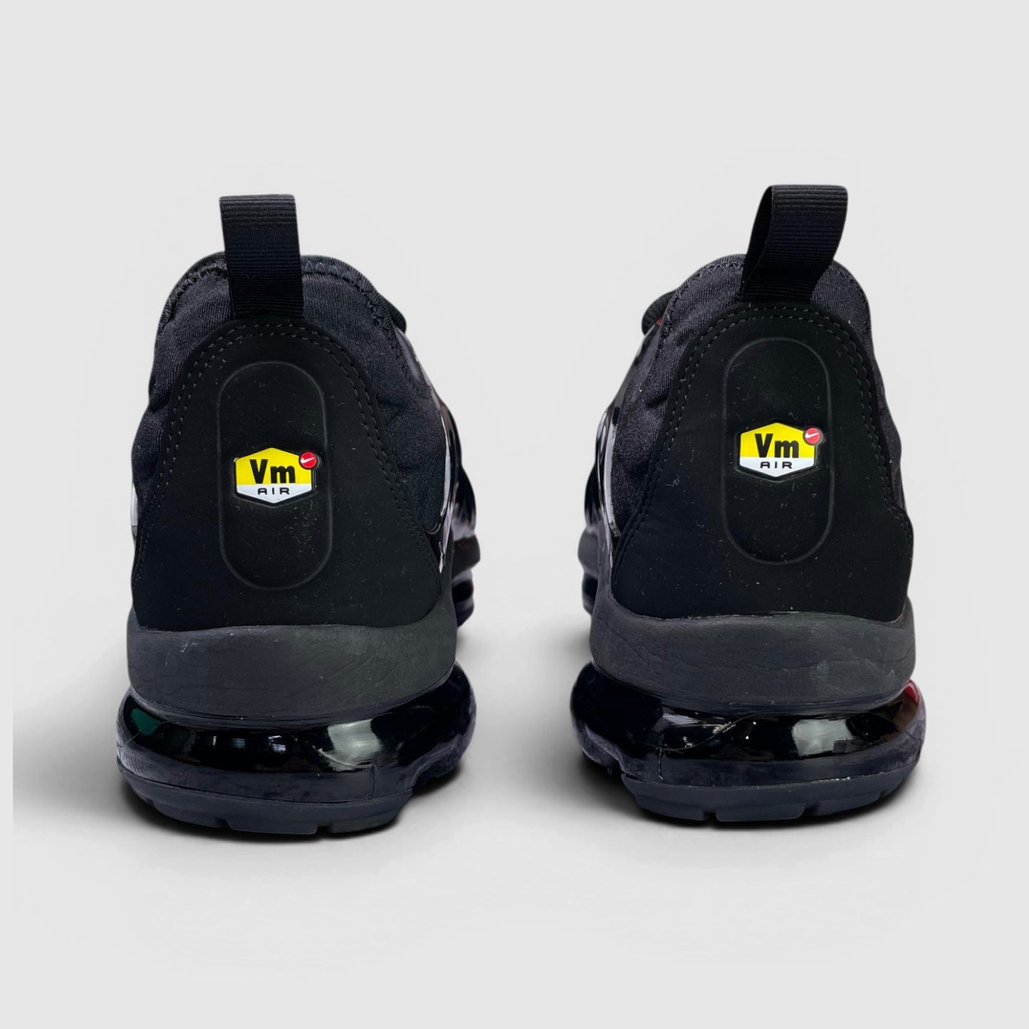 Nike Air VaporMax Plus Triple Black — buty sportowe męskie w bardzo dobrym stanie rozmiar 45, widok z tyłu