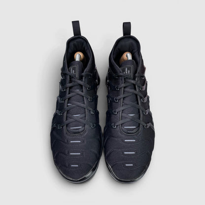 Nike Air VaporMax Plus Triple Black — buty sportowe męskie w bardzo dobrym stanie rozmiar 45, widok z góry