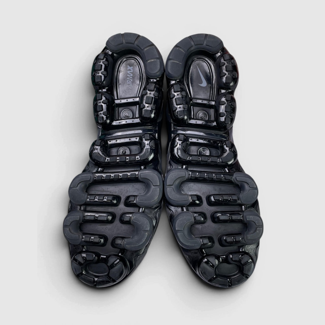 Nike Air VaporMax Plus Triple Black — buty sportowe męskie w bardzo dobrym stanie rozmiar 45, podeszwa