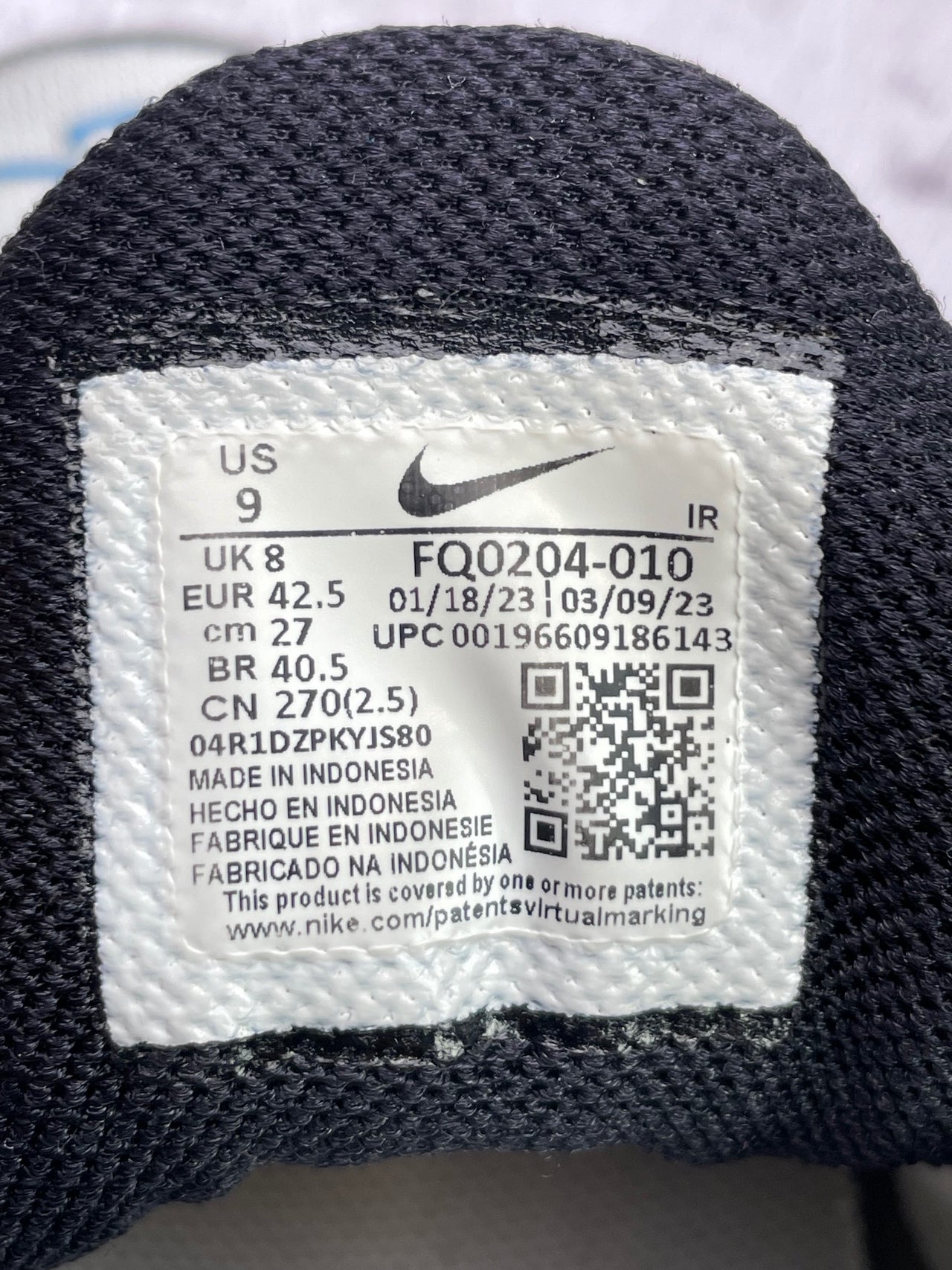 Nike Air Max Plus Blue Gradient — buty sportowe męskie w bardzo dobrym stanie rozmiar 42.5, etykieta z kodem modelu FQ0204-010