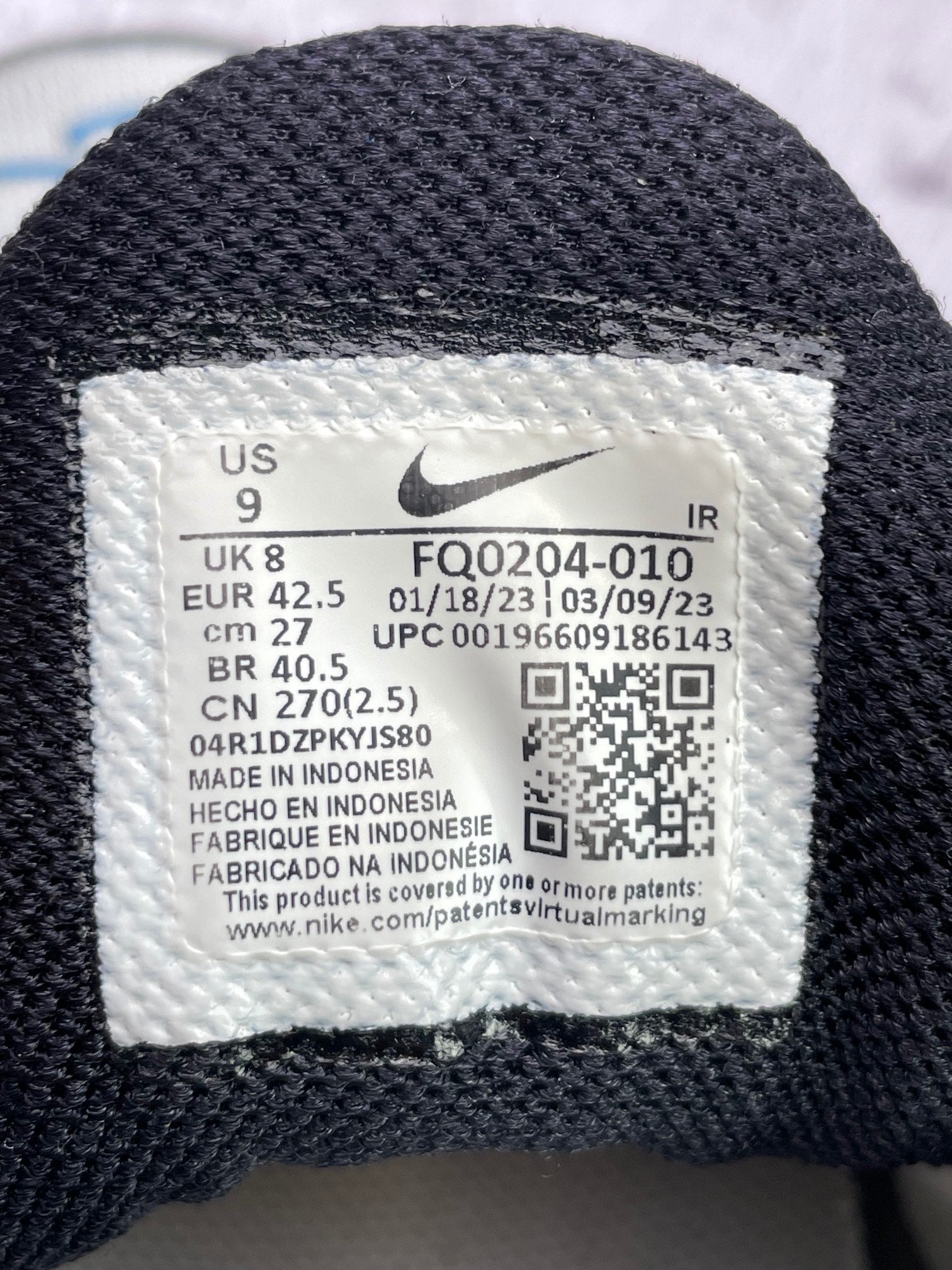 Nike Air Max Plus Blue Gradient — buty sportowe męskie w bardzo dobrym stanie rozmiar 42.5, etykieta z kodem modelu FQ0204-010