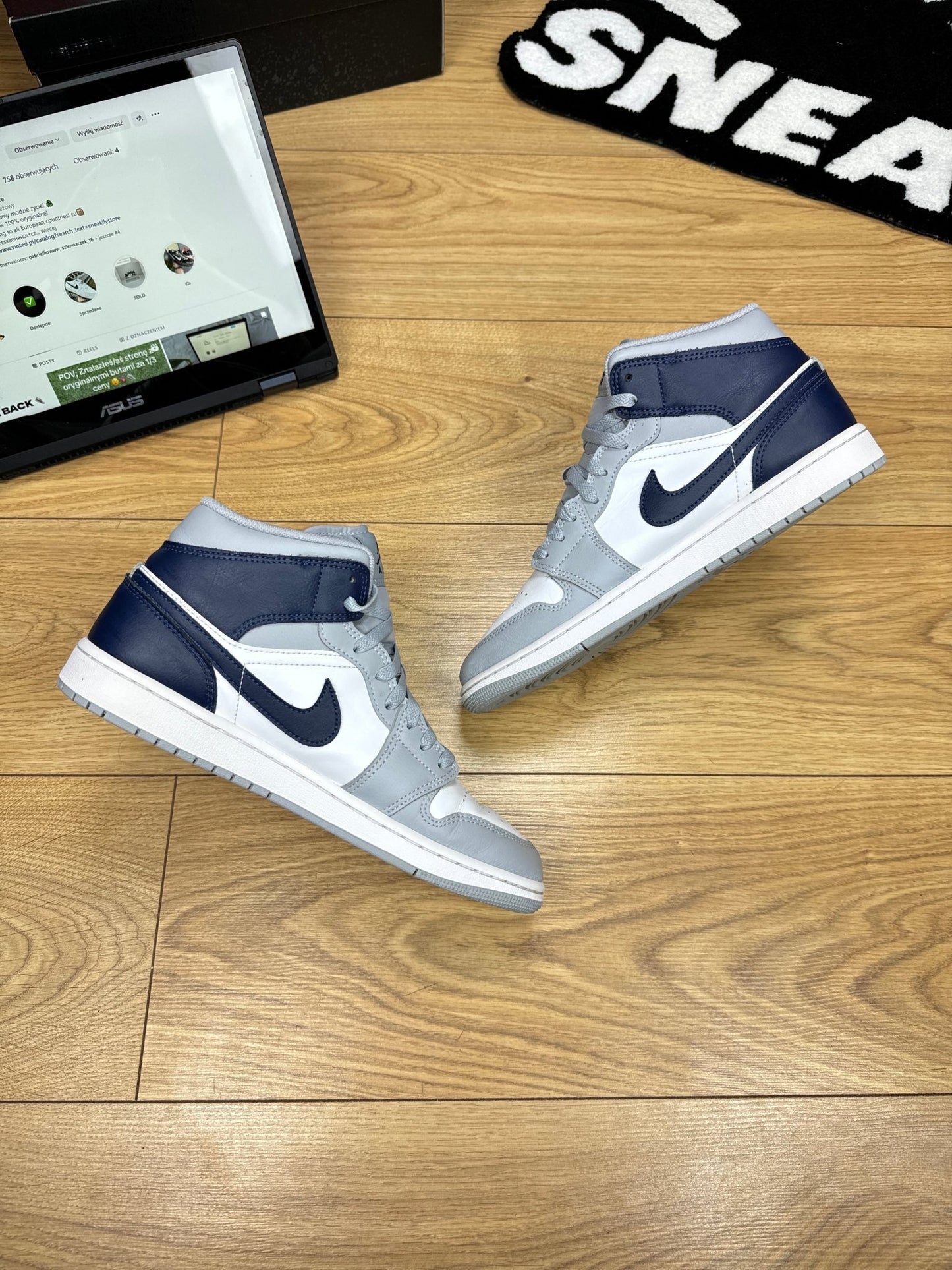 Nike Air Jordan 1 Mid (44)