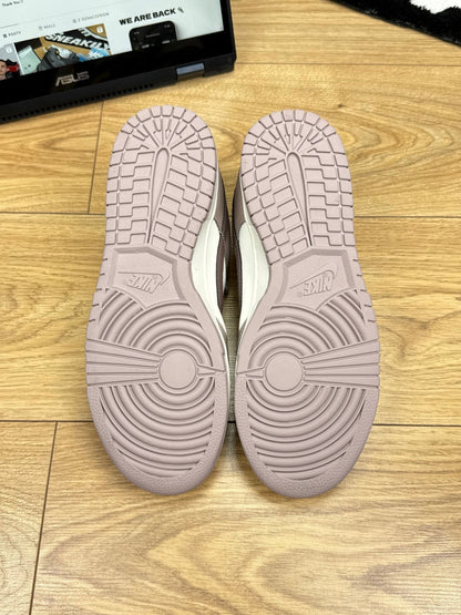 Nike Dunk Low (40)