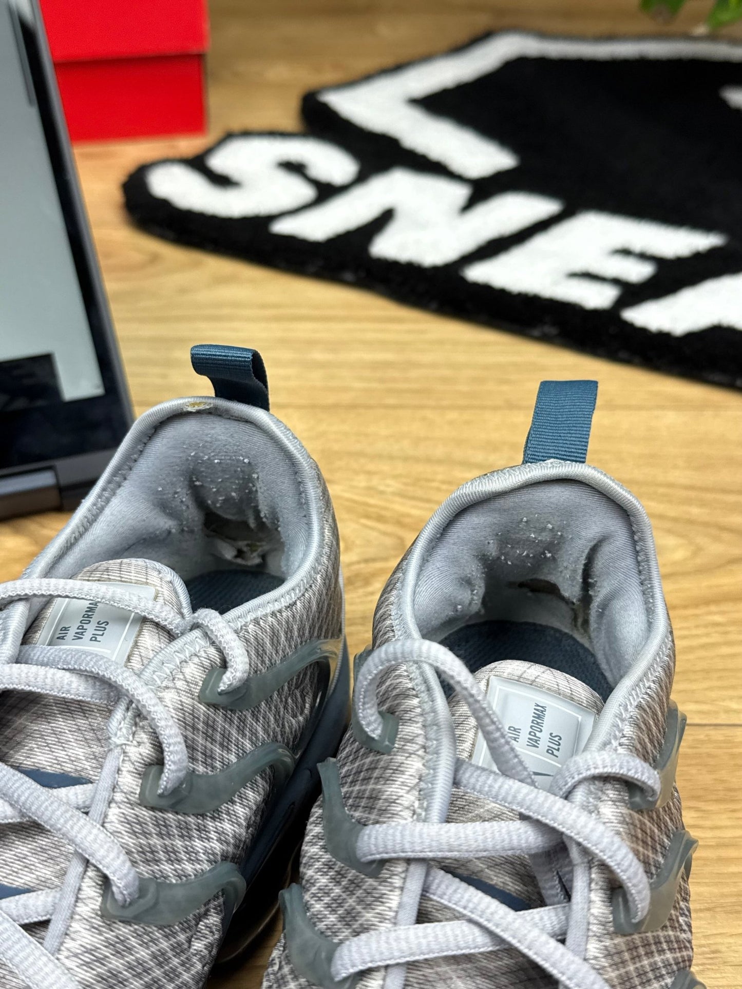 Nike Air Vapormax Plus (42)