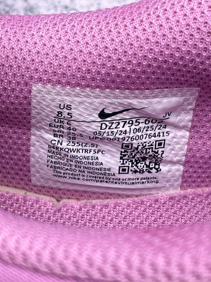 Nike Classic Cortez — buty sportowe damskie w bardzo dobrym stanie rozmiar 40, etykieta z kodem modelu DZ2795-602