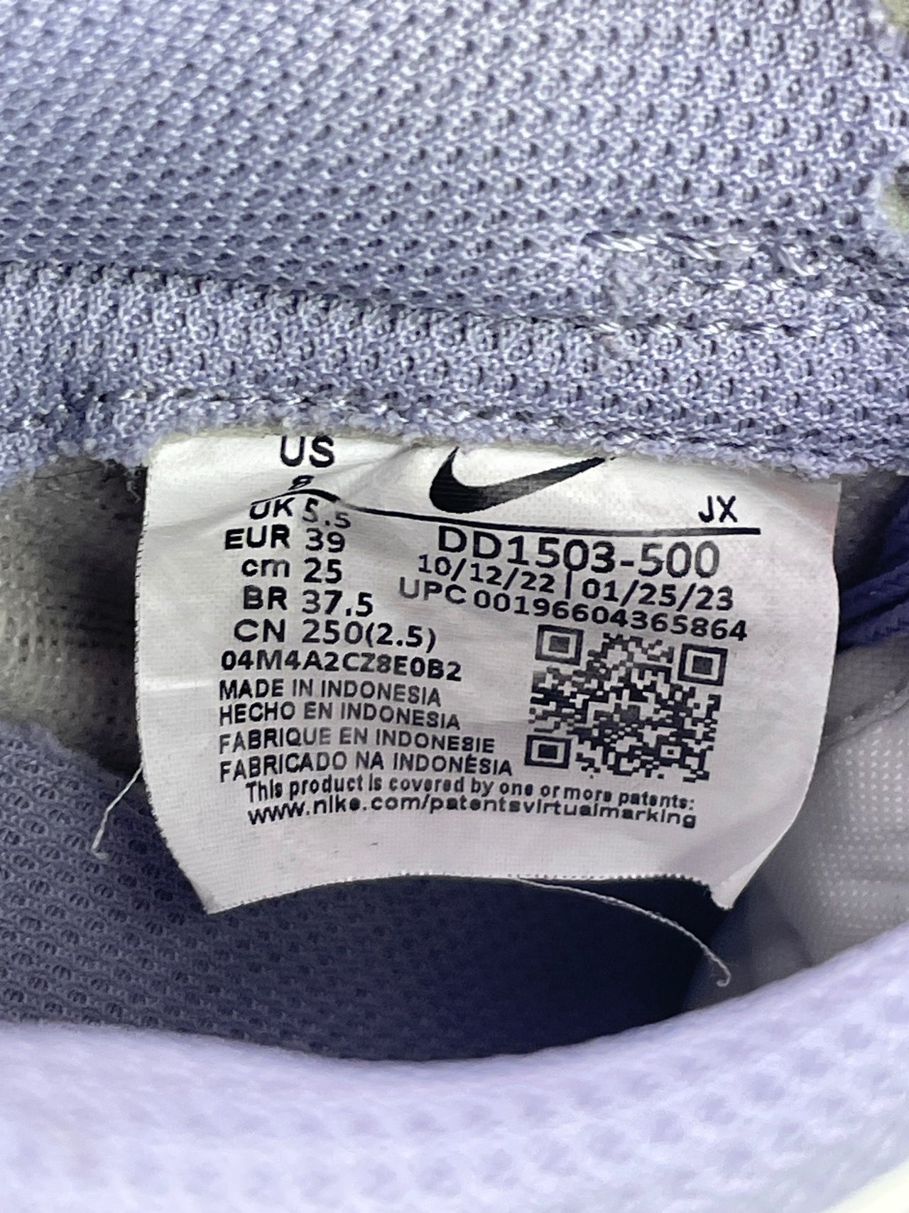 Nike Dunk Low Indigo Haze — buty sportowe damskie w bardzo dobrym stanie rozmiar 39, etykieta z kodem modelu DD1503-500