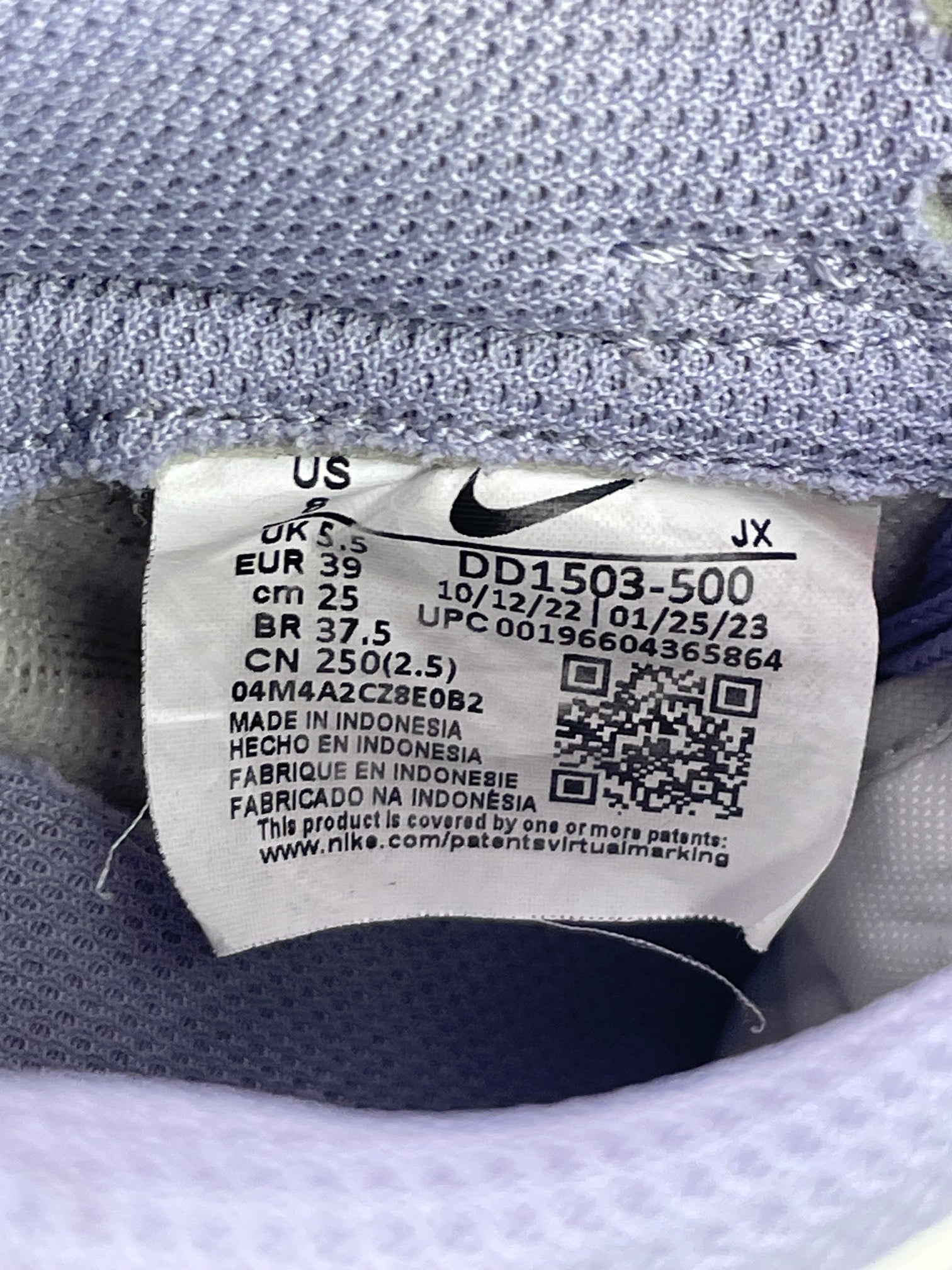 Nike Dunk Low Indigo Haze — buty sportowe damskie w bardzo dobrym stanie rozmiar 39, etykieta z kodem modelu DD1503-500