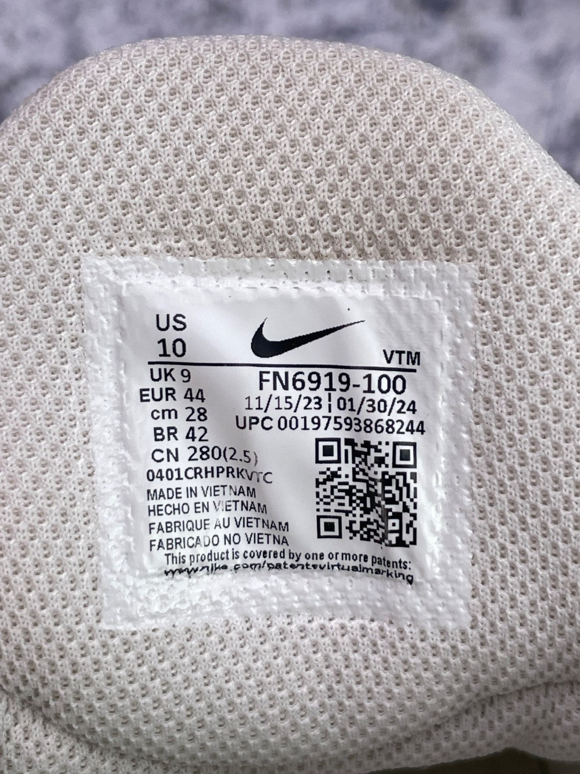 Nike Air Max Pulse Summit White/Phantom — buty sportowe męskie w bardzo dobrym stanie rozmiar 44, etykieta z kodem modelu FN6919-100