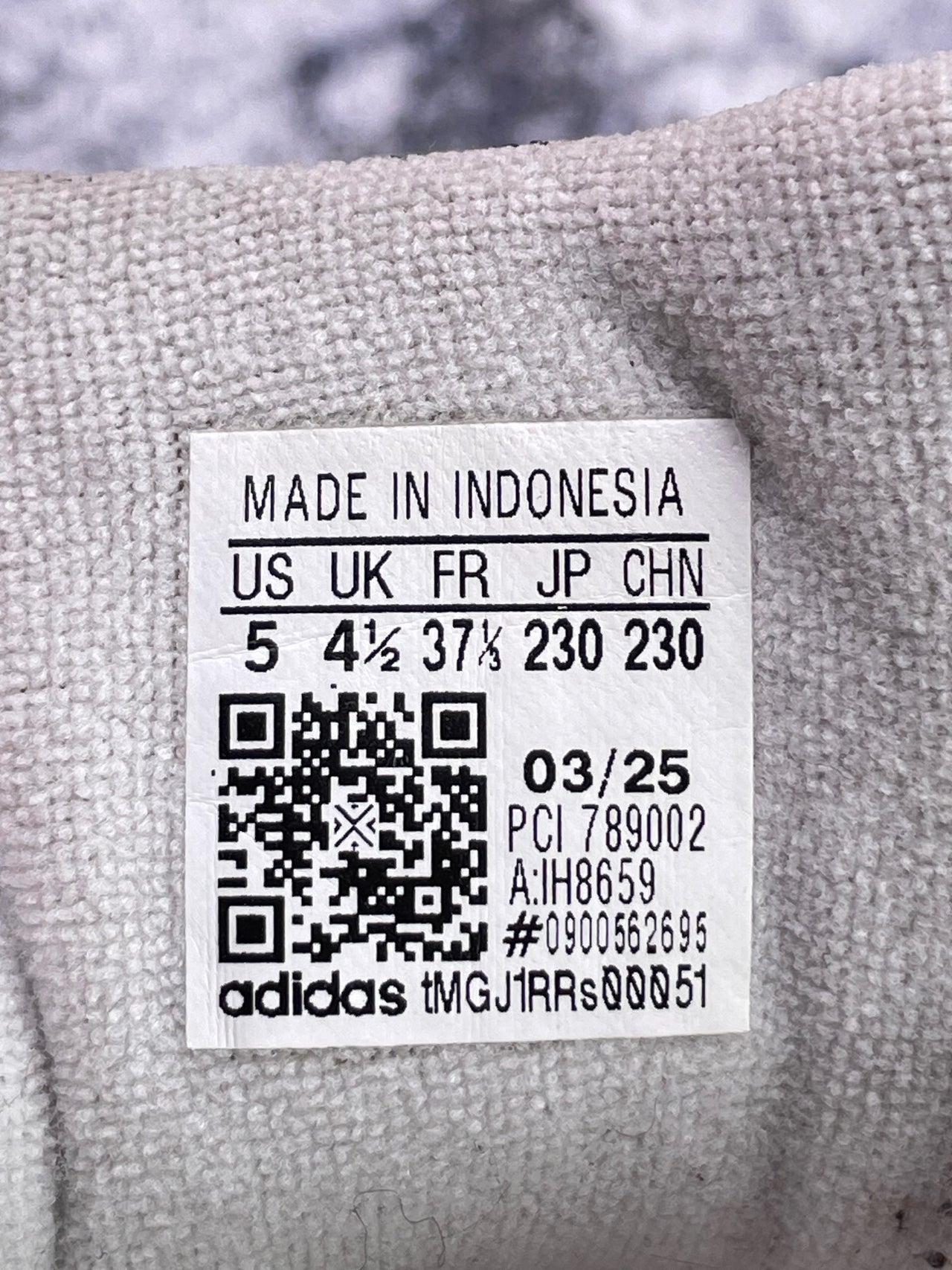 Adidas Superstar II — buty sportowe damskie w bardzo dobrym stanie rozmiar 37 1/3, etykieta z kodem modelu IH8659