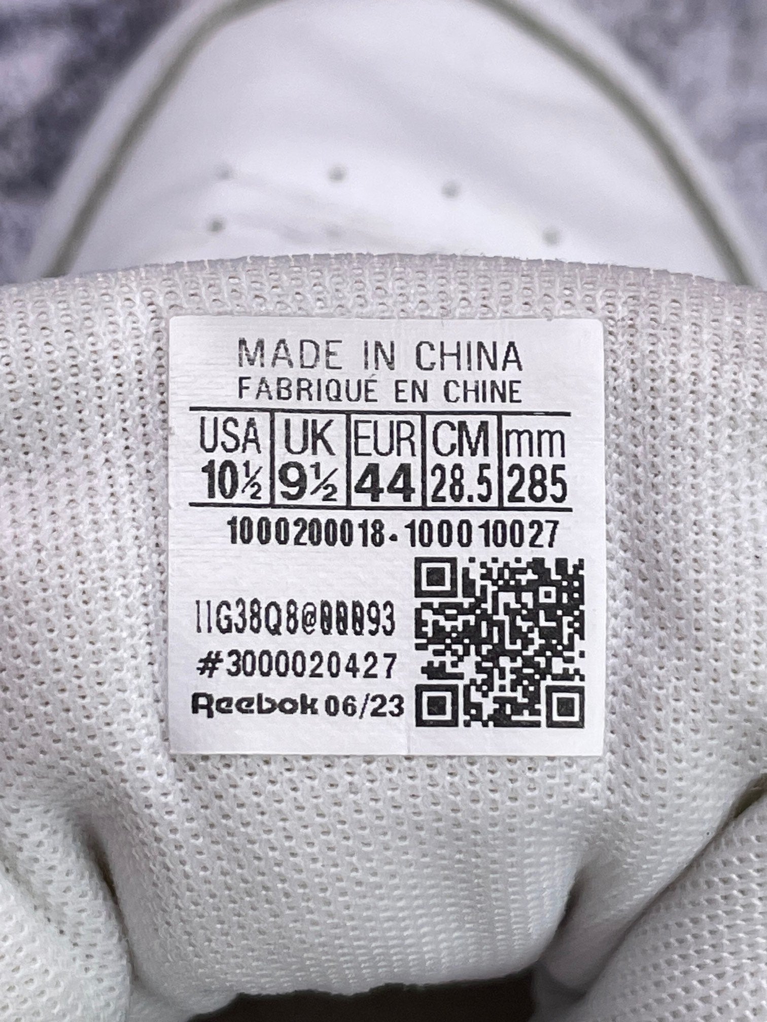 Reebok Glide — buty sportowe męskie w bardzo dobrym stanie rozmiar 44, etykieta z kodem modelu 100010027