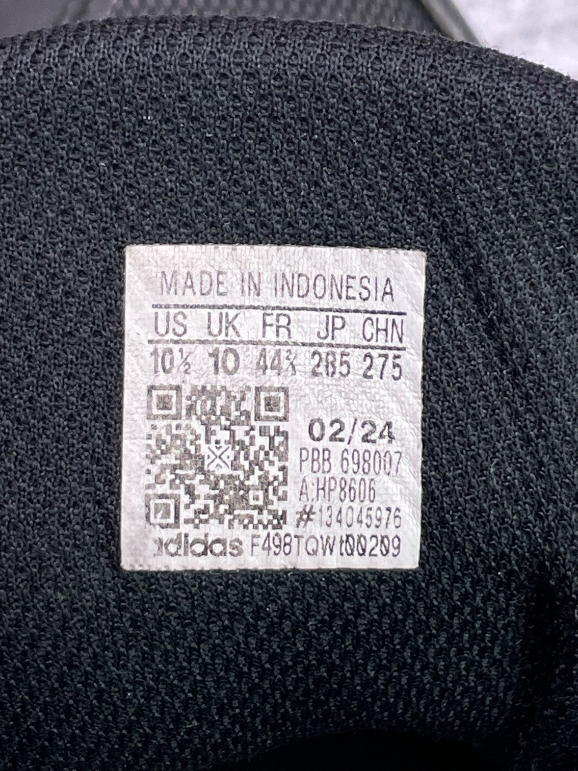 Adidas Terrex Swift Solo 2 — buty sportowe męskie w bardzo dobrym stanie rozmiar 44 2/3, etykieta z kodem modelu HP8606