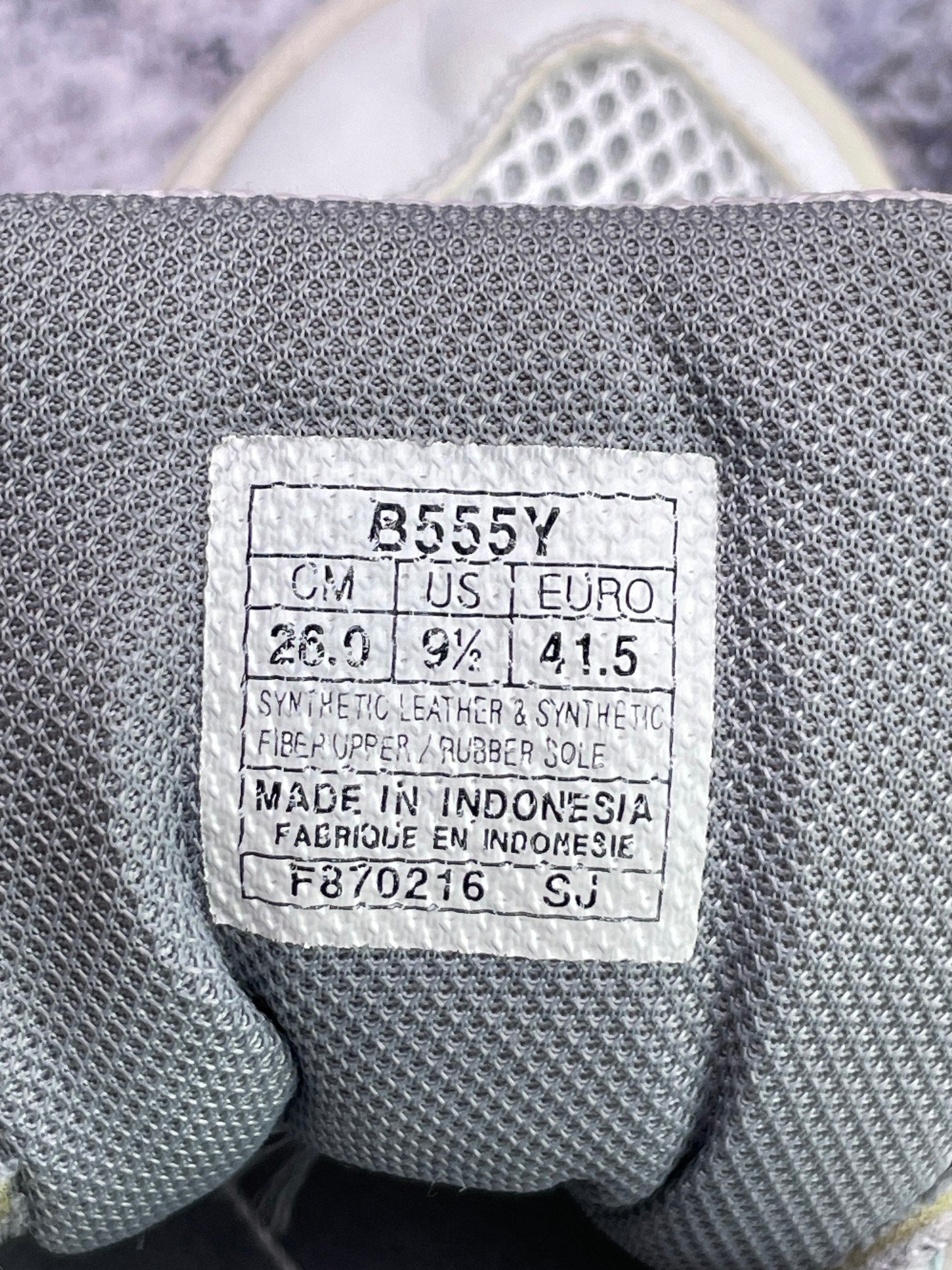 Asics Gel-Task — buty sportowe damskie w bardzo dobrym stanie rozmiar 41.5, etykieta z kodem modelu B555Y