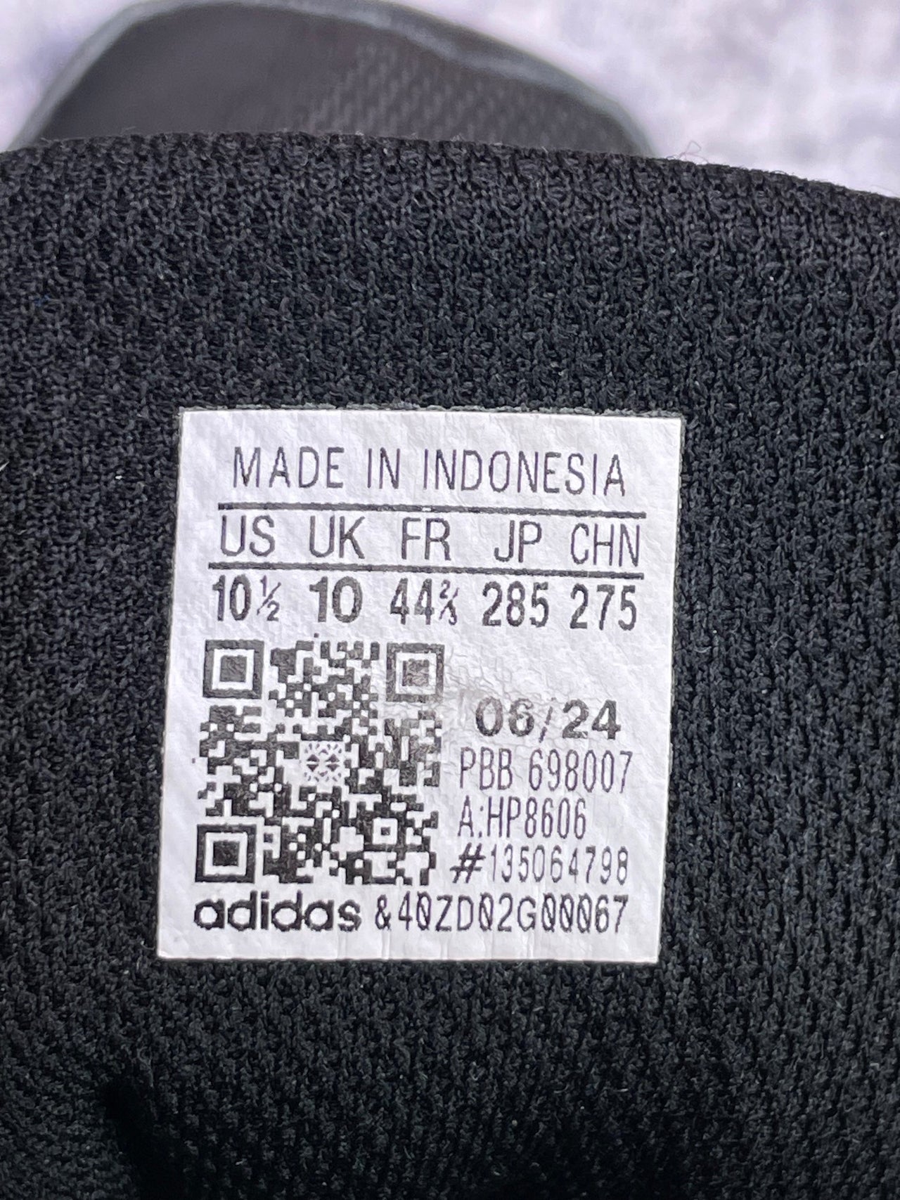 Adidas Terrex Swift Solo 2 — buty sportowe męskie w bardzo dobrym stanie rozmiar 44 2/3, etykieta z kodem modelu HP8606