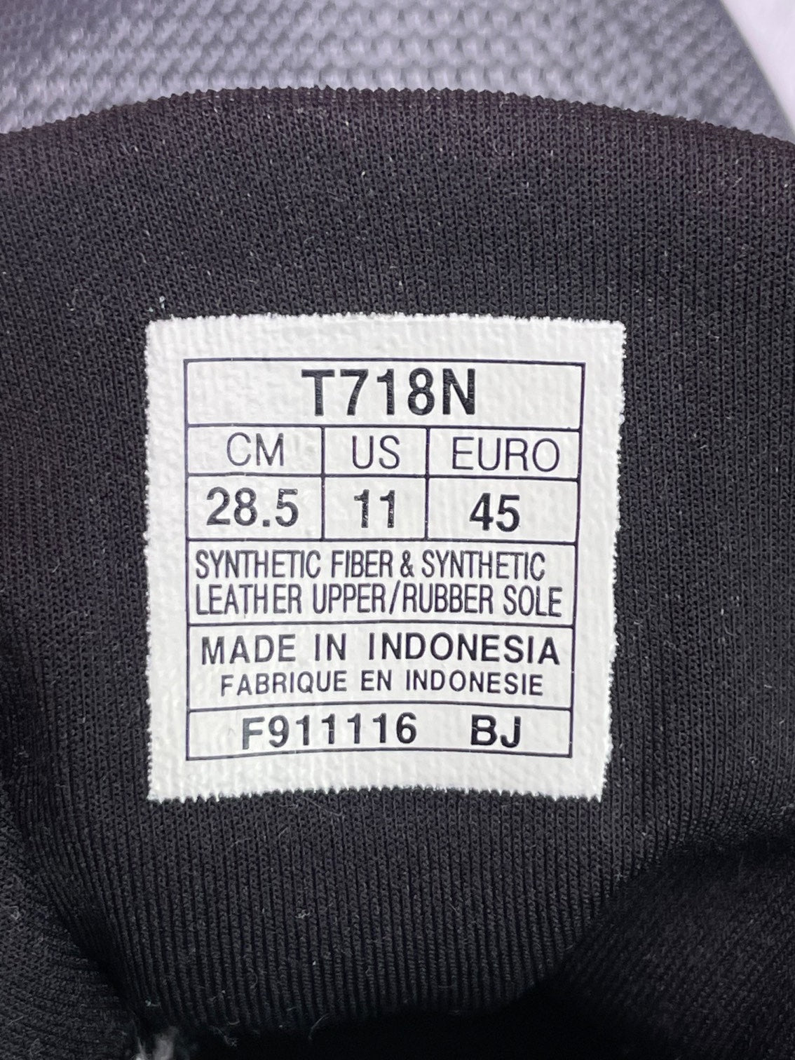 Asics FuzeX Rush — buty sportowe męskie w bardzo dobrym stanie rozmiar 45, etykieta z kodem modelu F911116