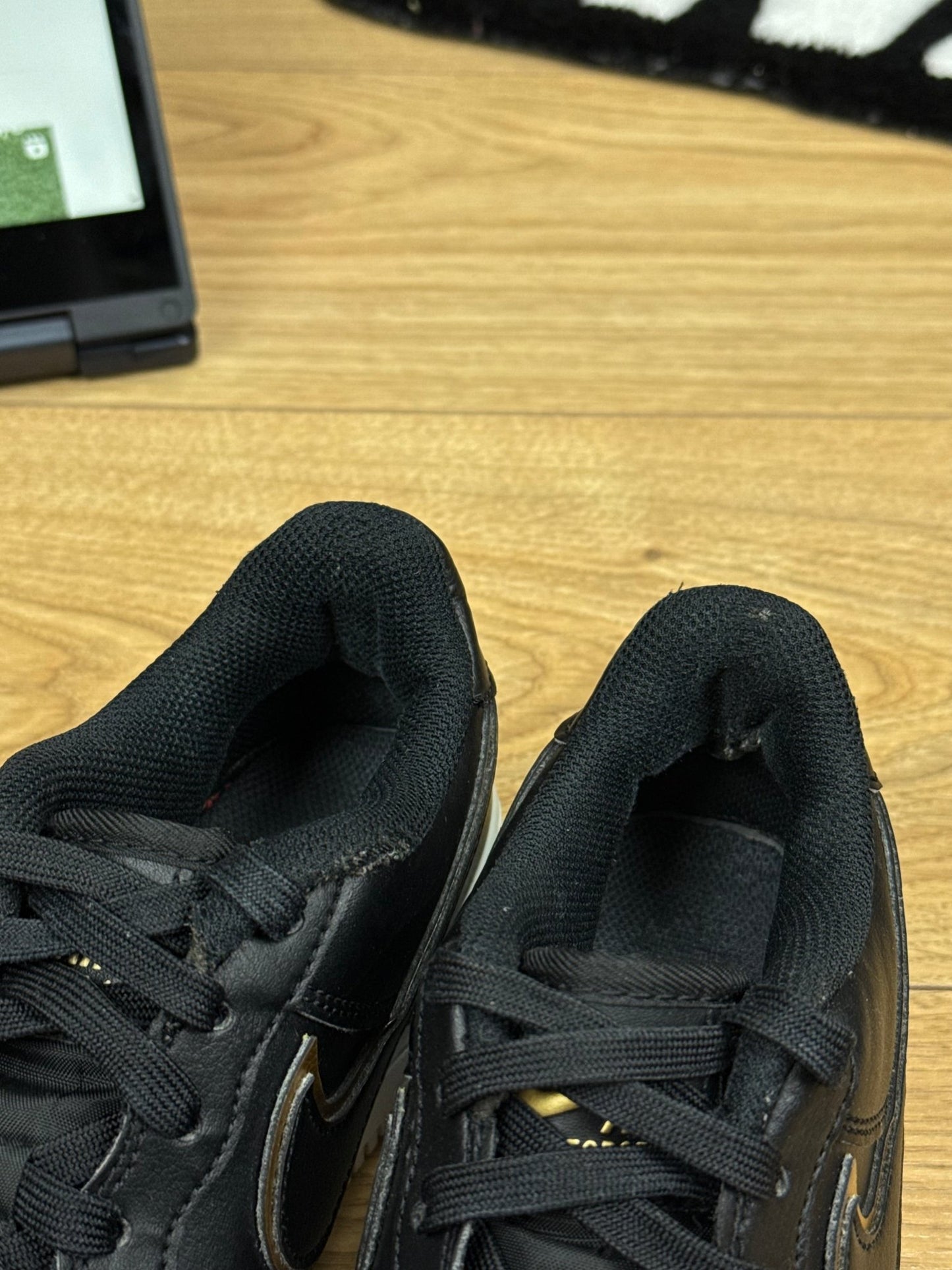 Nike Air Force 1 Low (37.5)