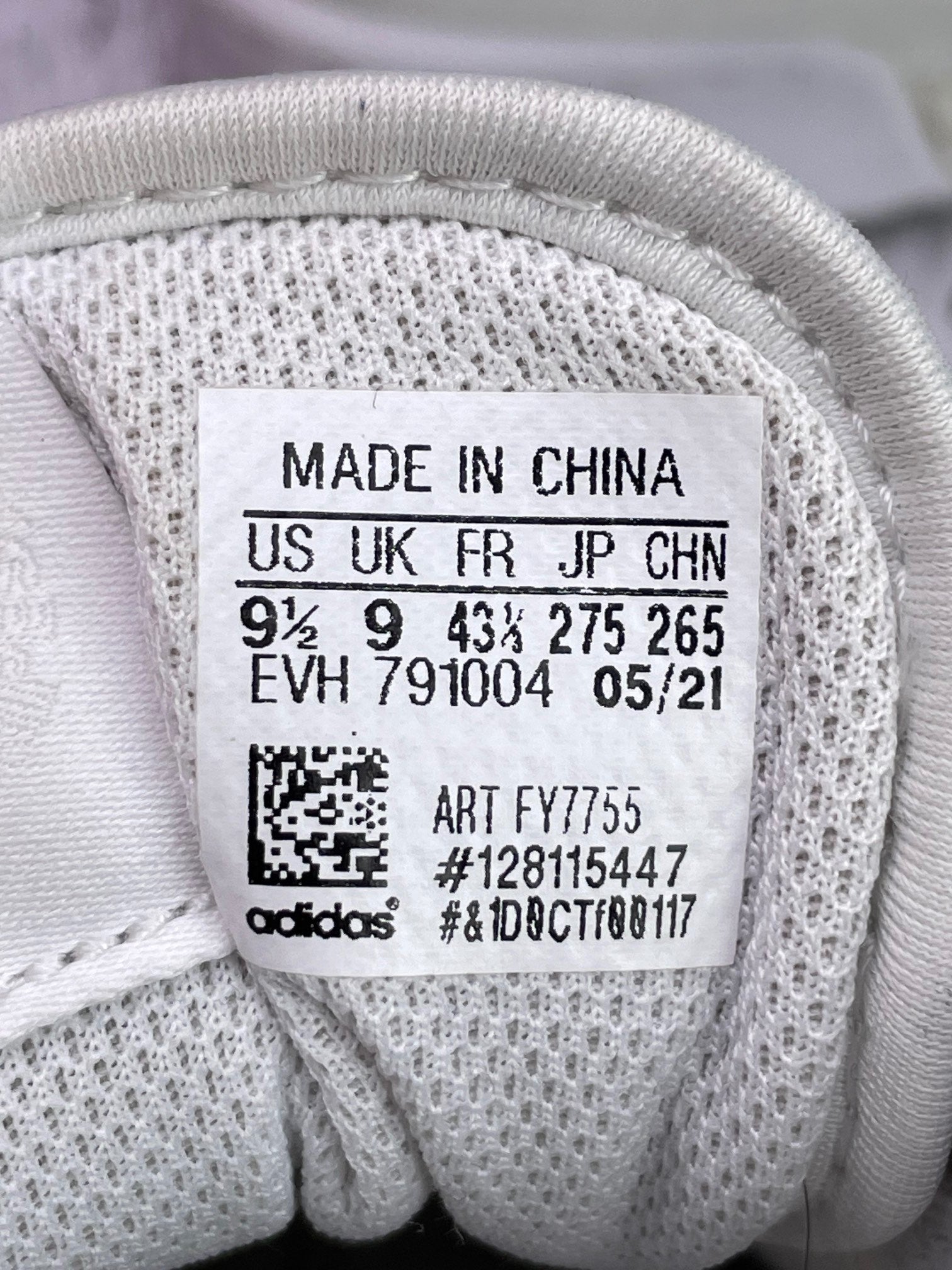 Adidas Forum Low Triple White — buty sportowe męskie w bardzo dobrym stanie rozmiar 43 1/3, etykieta z kodem modelu FY7755