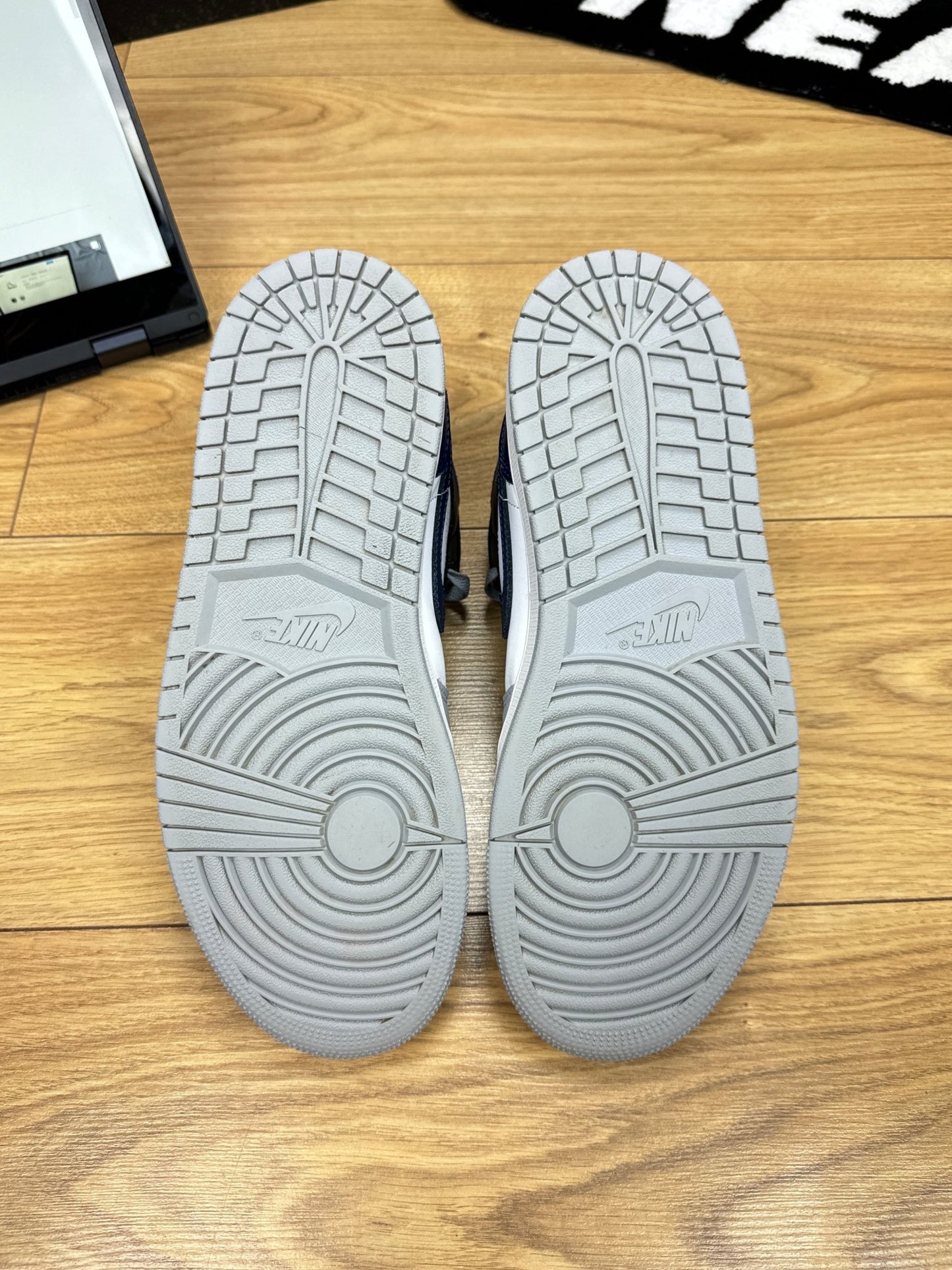 Nike Air Jordan 1 Mid (43)